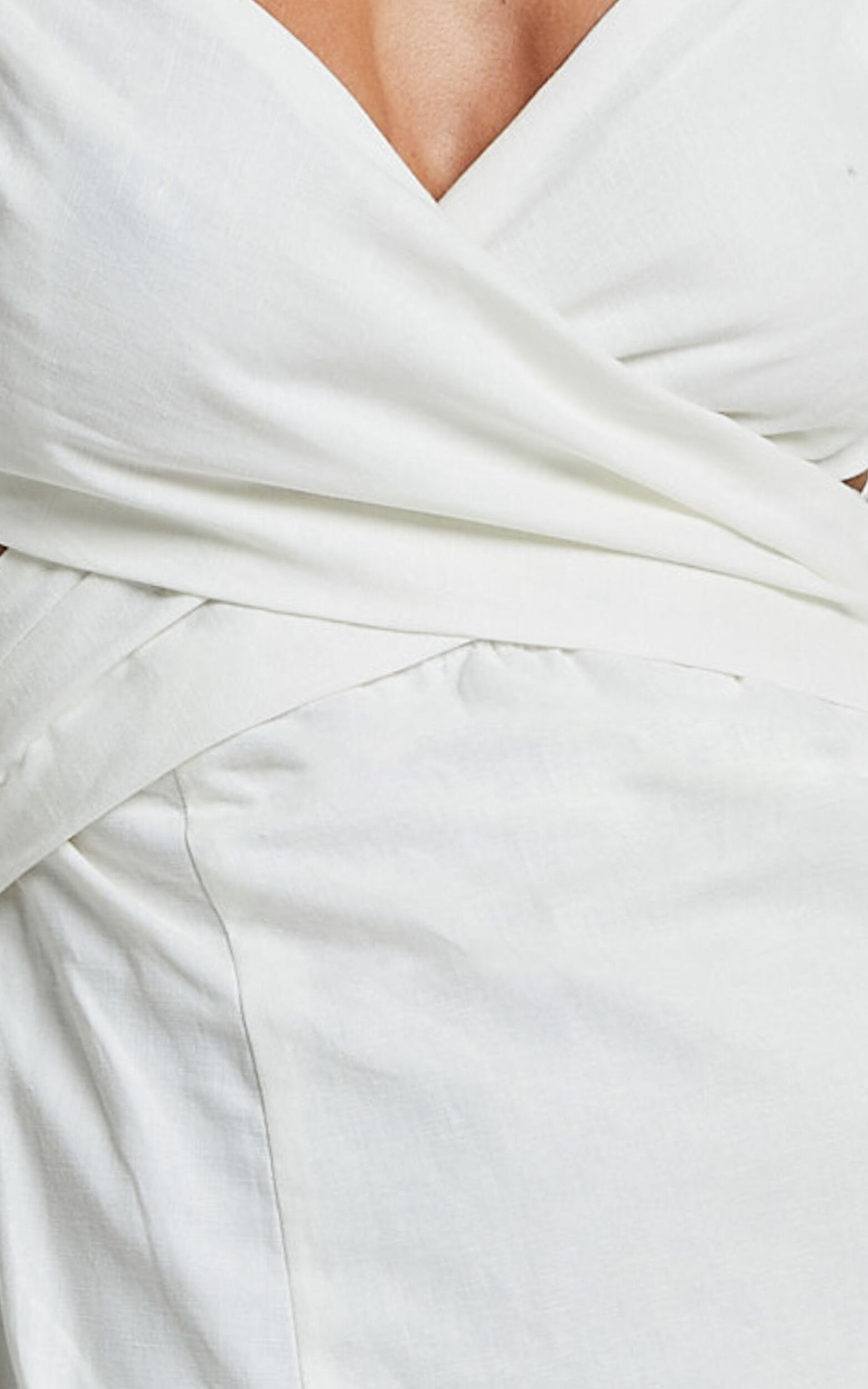 Amalie The Label - Janae Linen Blend Puff Sleeve Cut Out Midi Dress in White