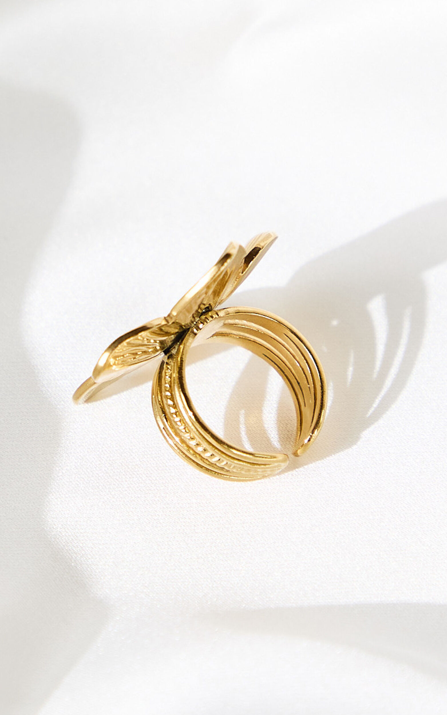 Paola Ring - Statement Flower Ring in Gold