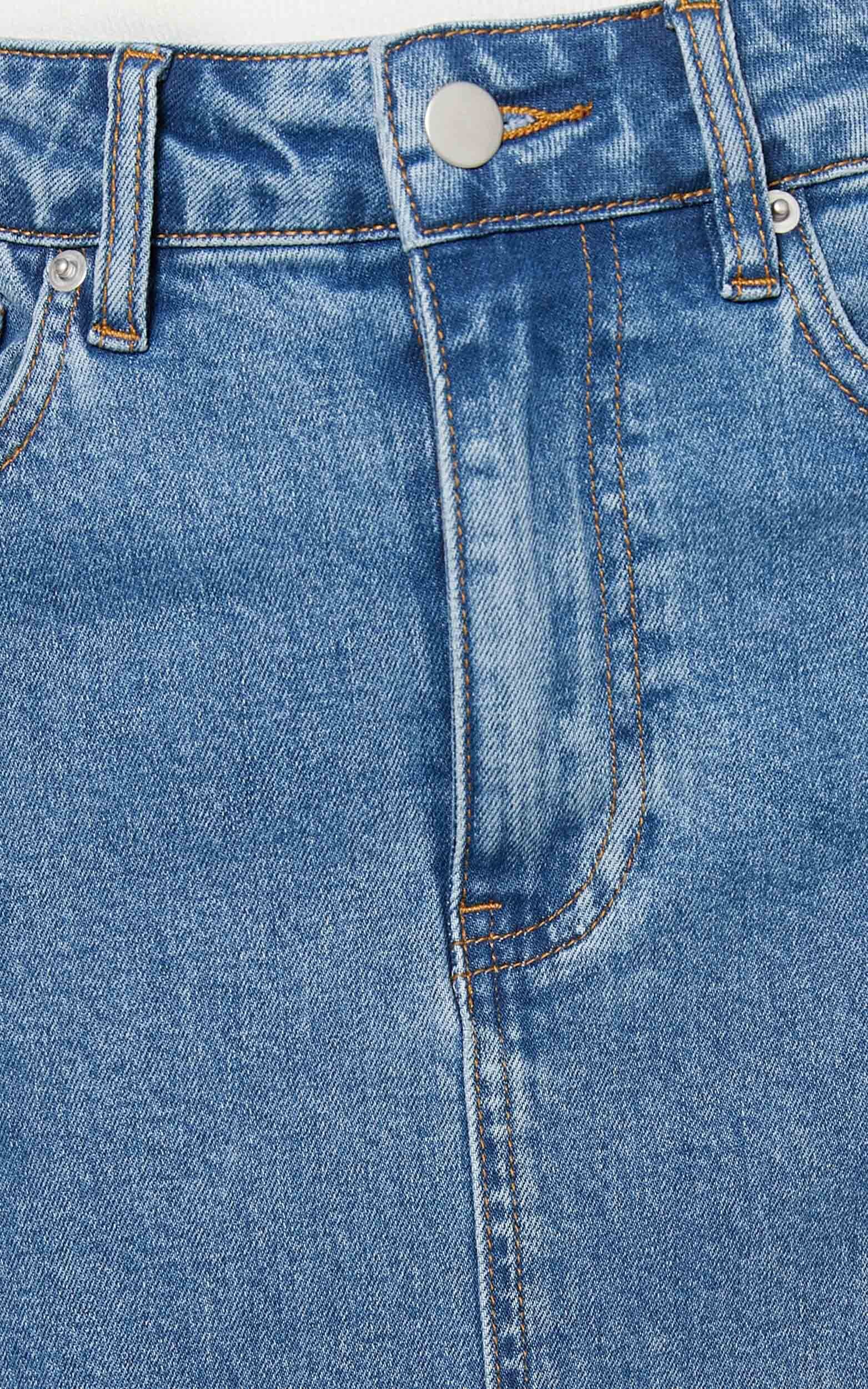 Anaya Midi Skirt - Denim Skirt in Mid Blue Wash