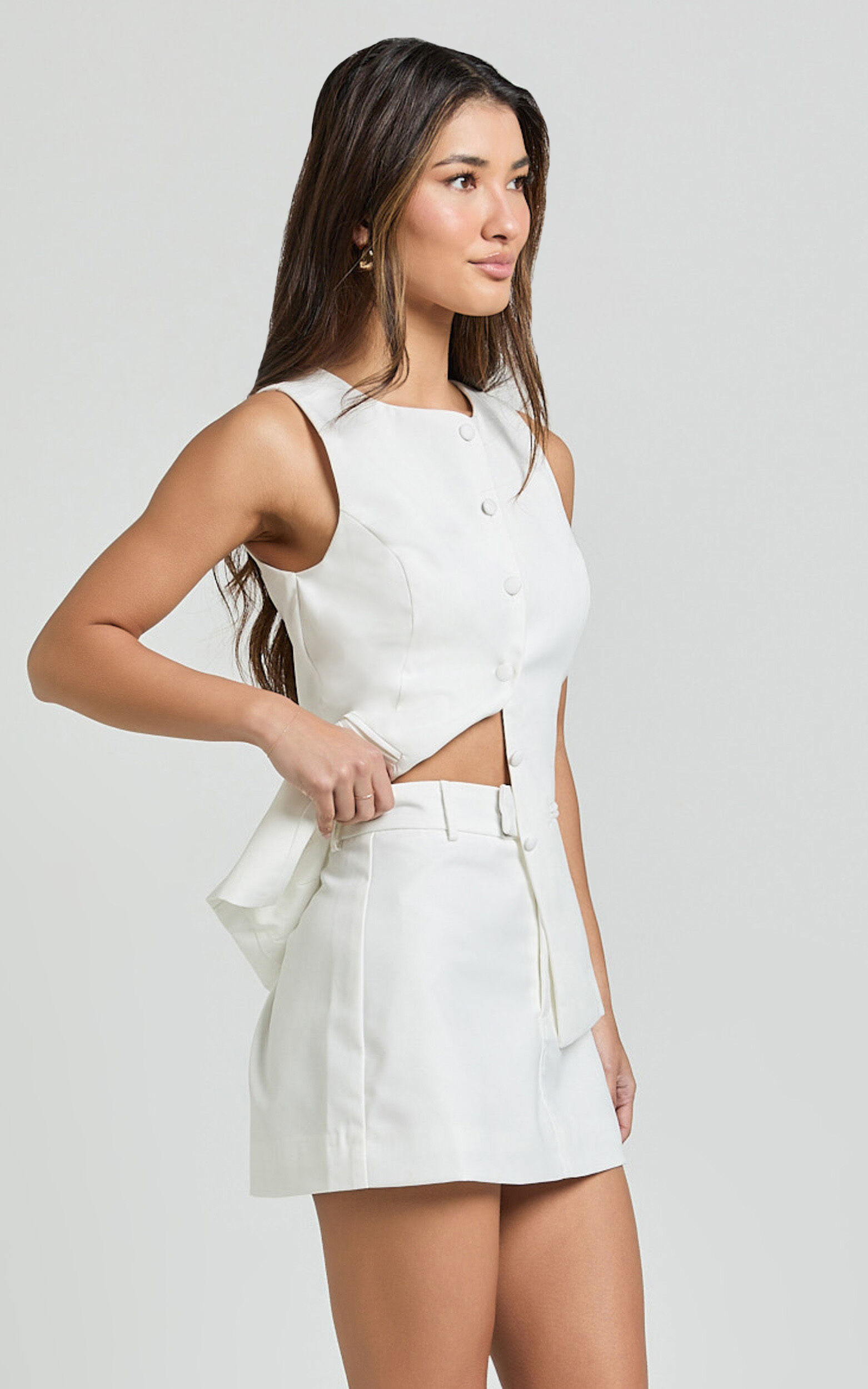 Desi Mini Skirt - Tailored Mid Waisted Skirt in Warm White