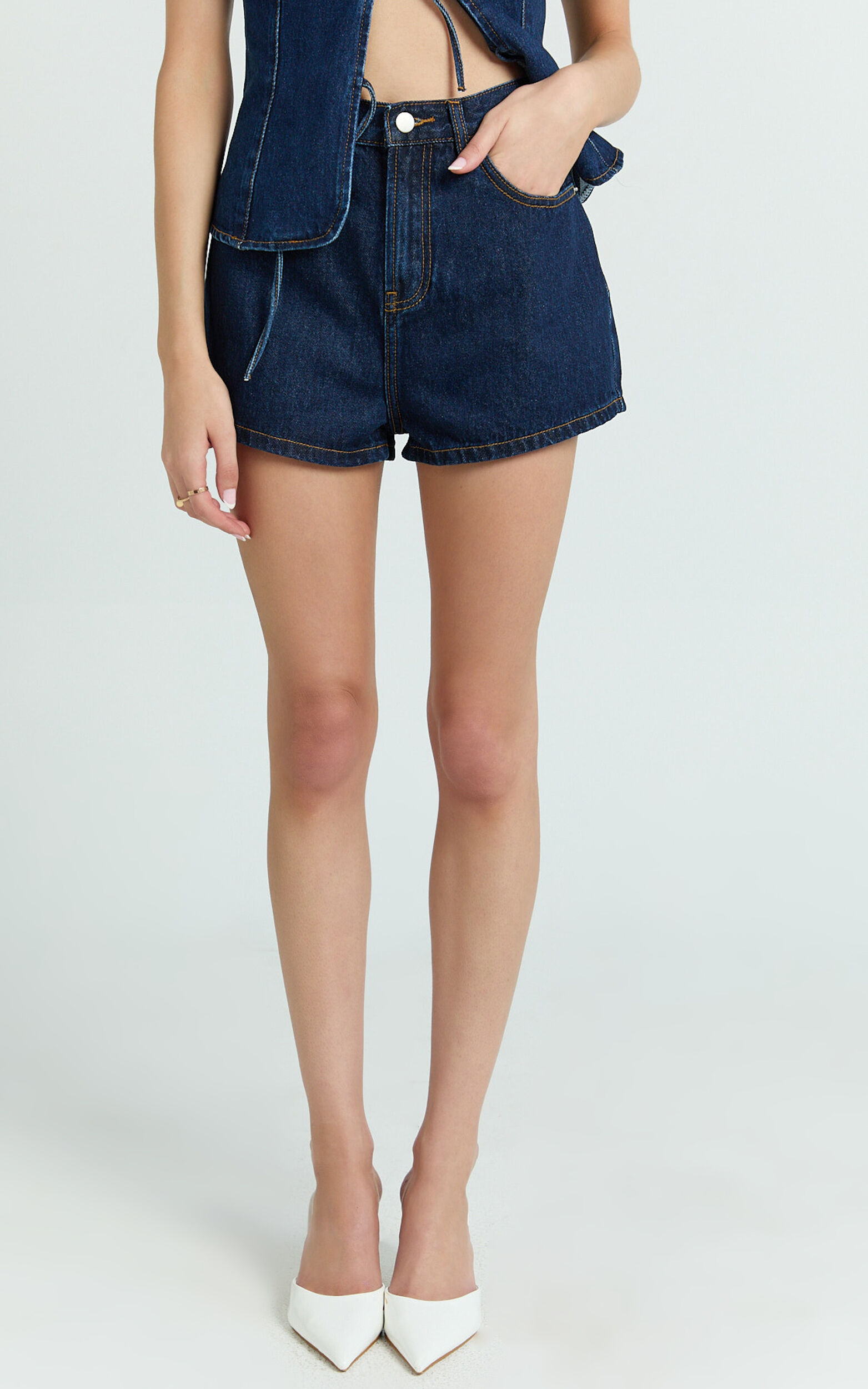 Benny Shorts - Mid Rise Mini Denim Shorts in Indigo Wash