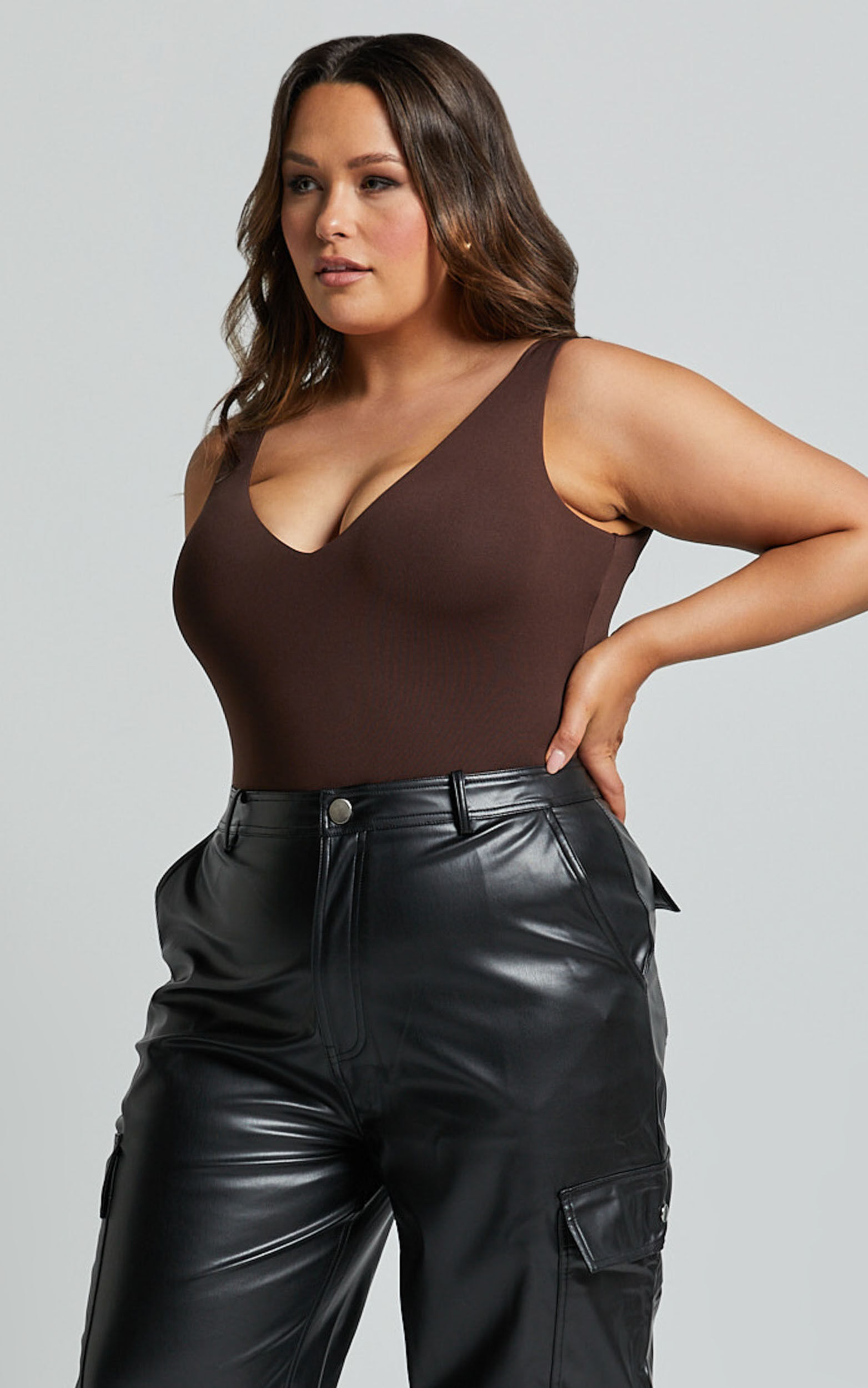 Kerrie Bodysuit - V Neck Bodysuit in Chocolate