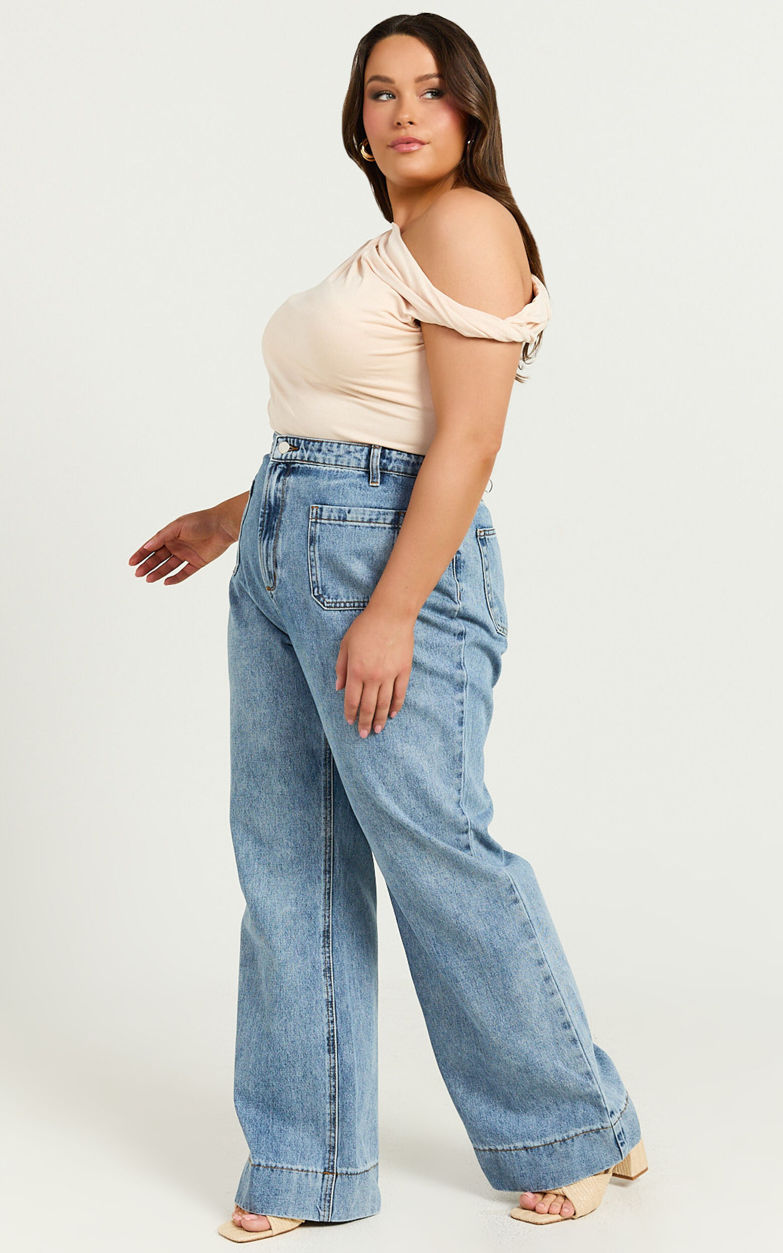 Vancouver Jeans - High Waist Straight Leg Patch Pocket Denim Jeans in Blue Wash