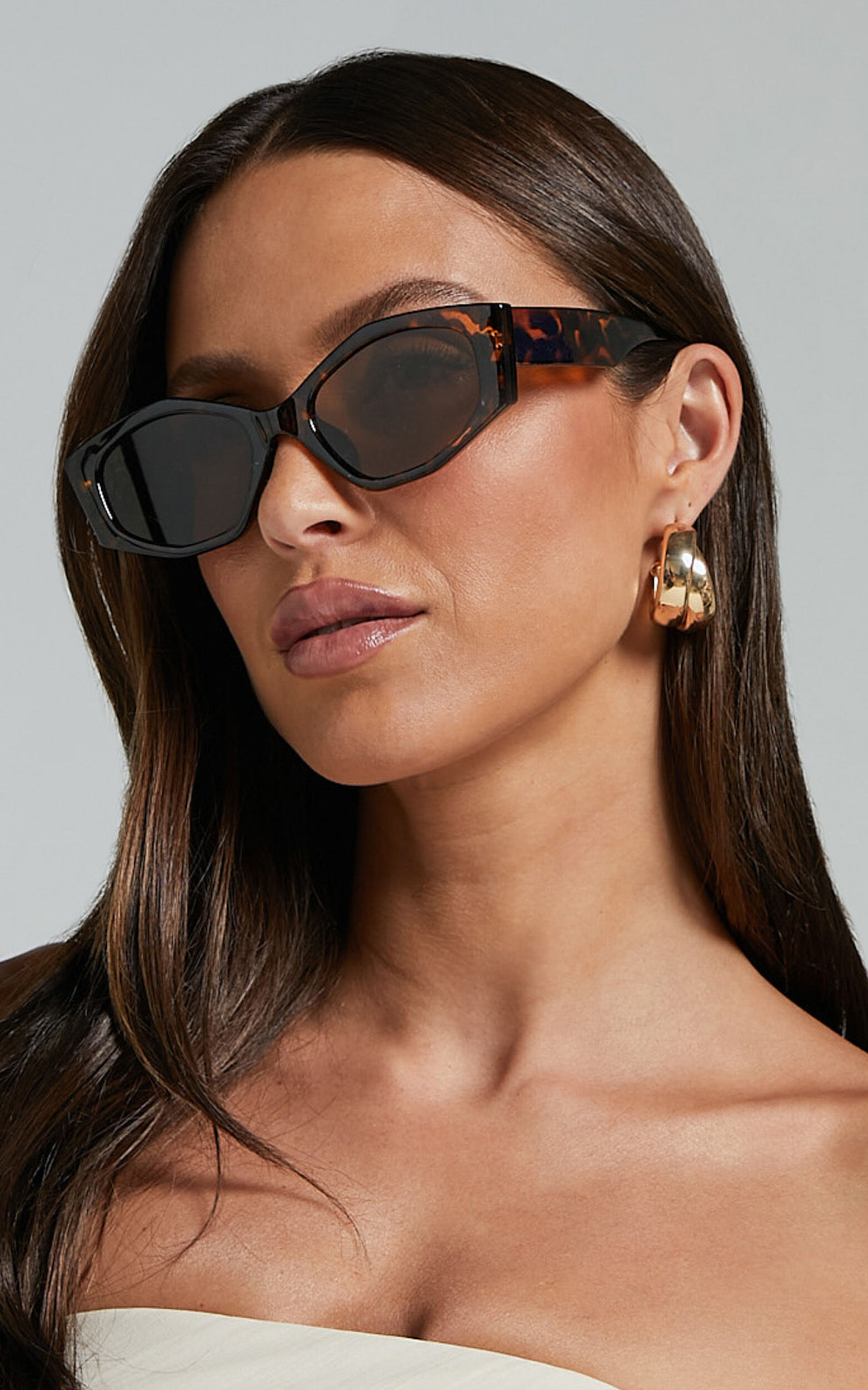 Keisha Sunglasses - Wide Rim Sunglasses in Tort