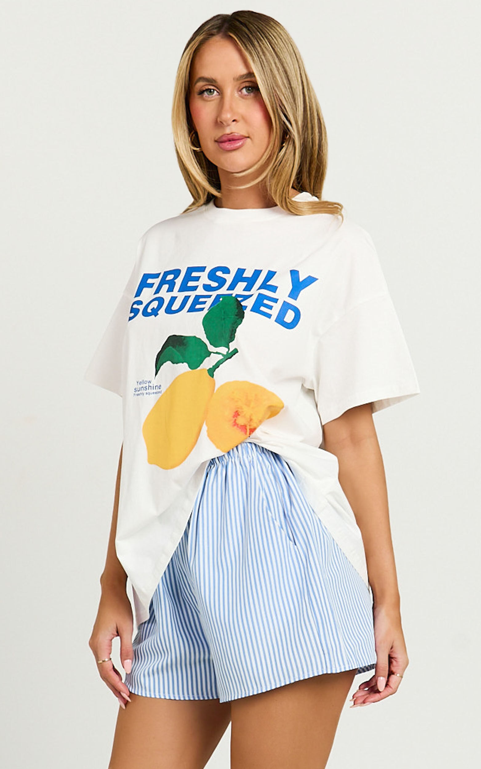 Gwen Two Piece Set - Freshly Squeezed T-shirt Set in White/Blue