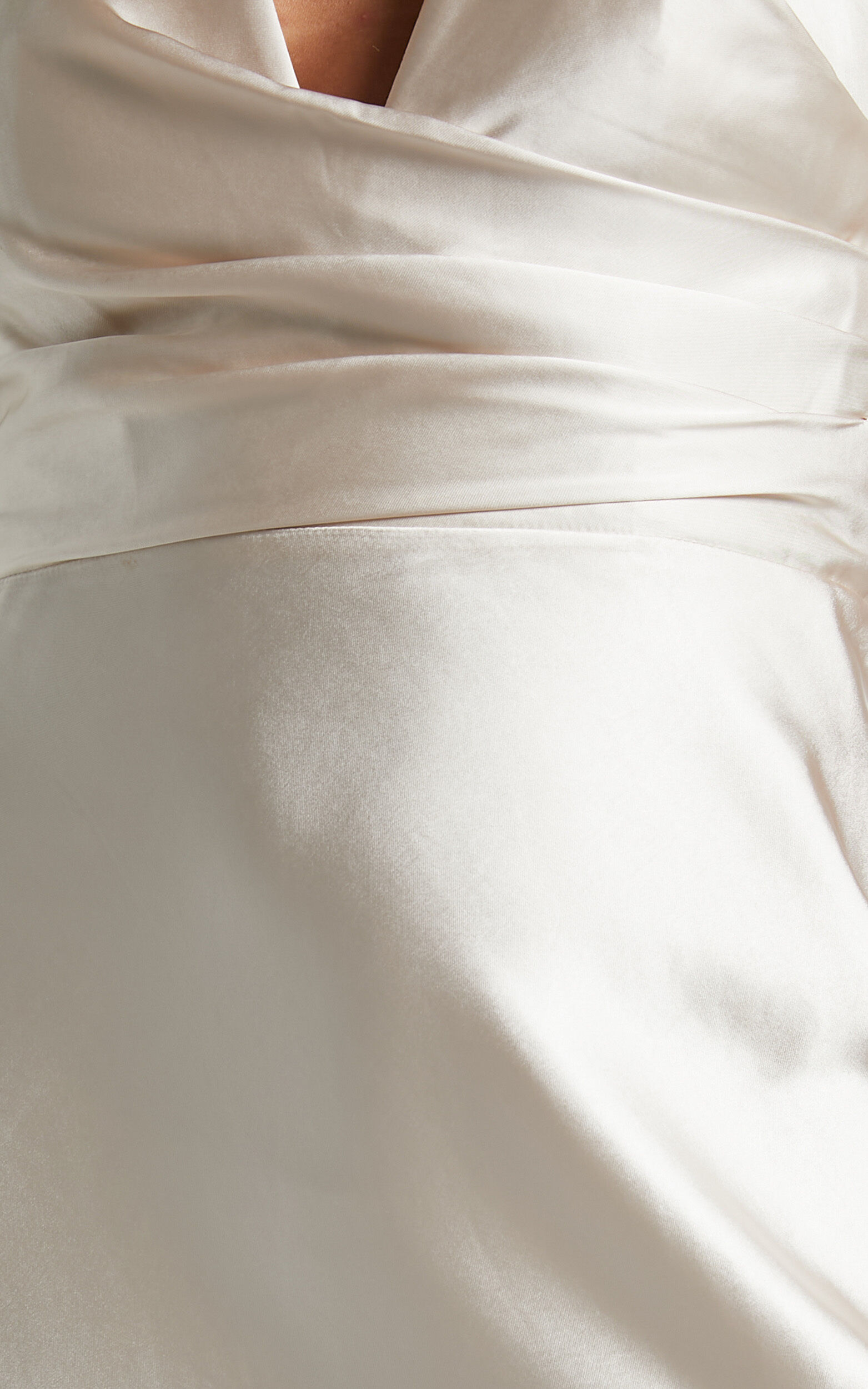 Jaslynn Midi Dress - Strapless V Neck Satin Dress in Champagne