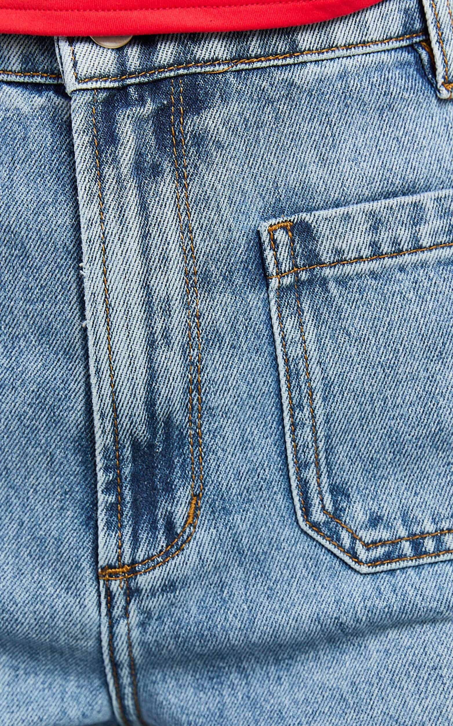 Vancouver Jeans - High Waist Straight Leg Patch Pocket Denim Jeans in Blue Wash