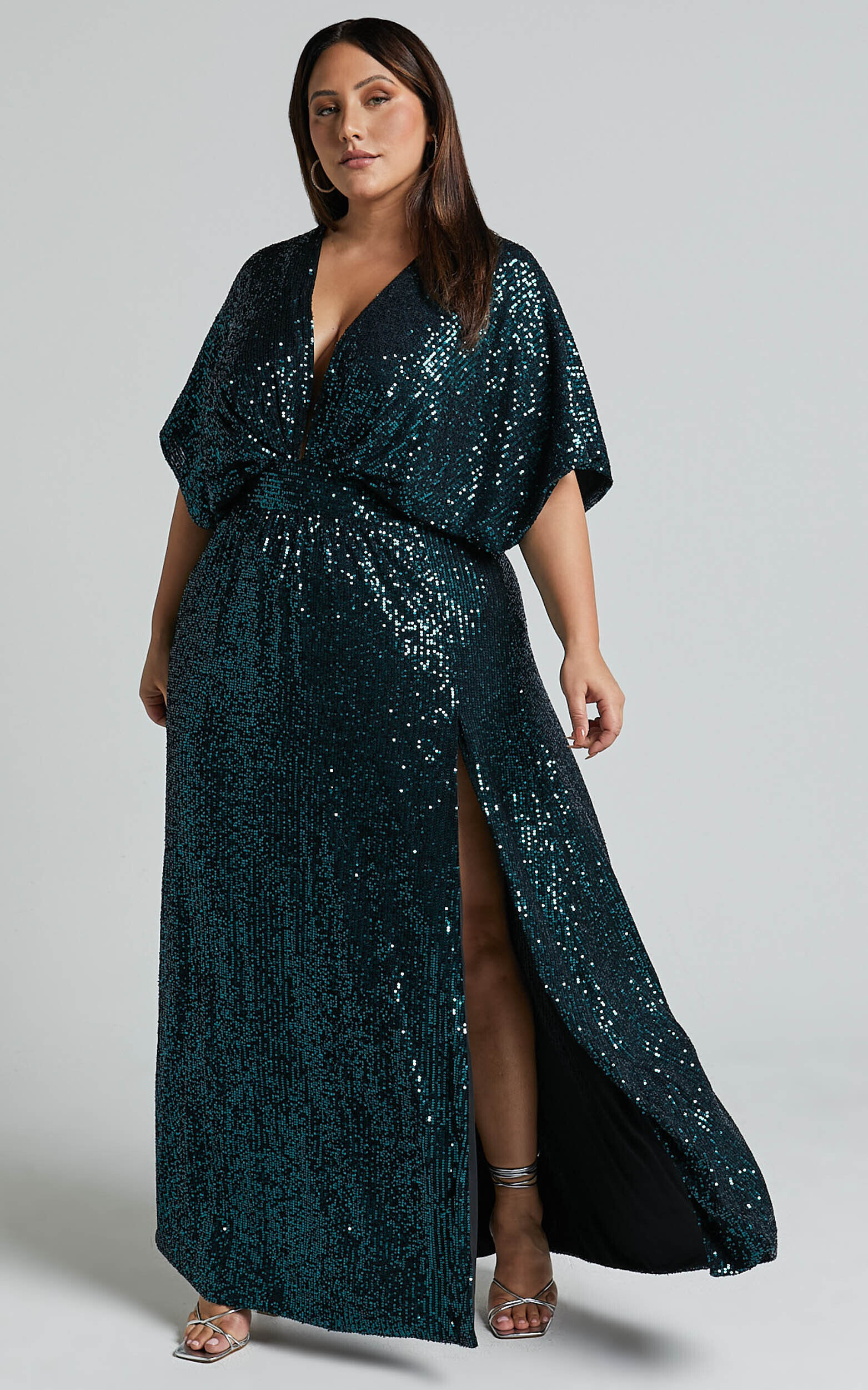Miyah Maxi Dress - Sequin Plunge Short Sleeve Dress in Emerald