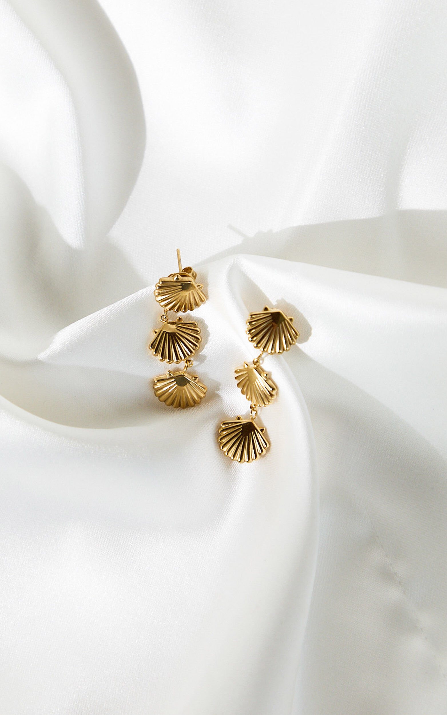 Nikka Earrings - Scallop Shell Drop Earrings in Gold