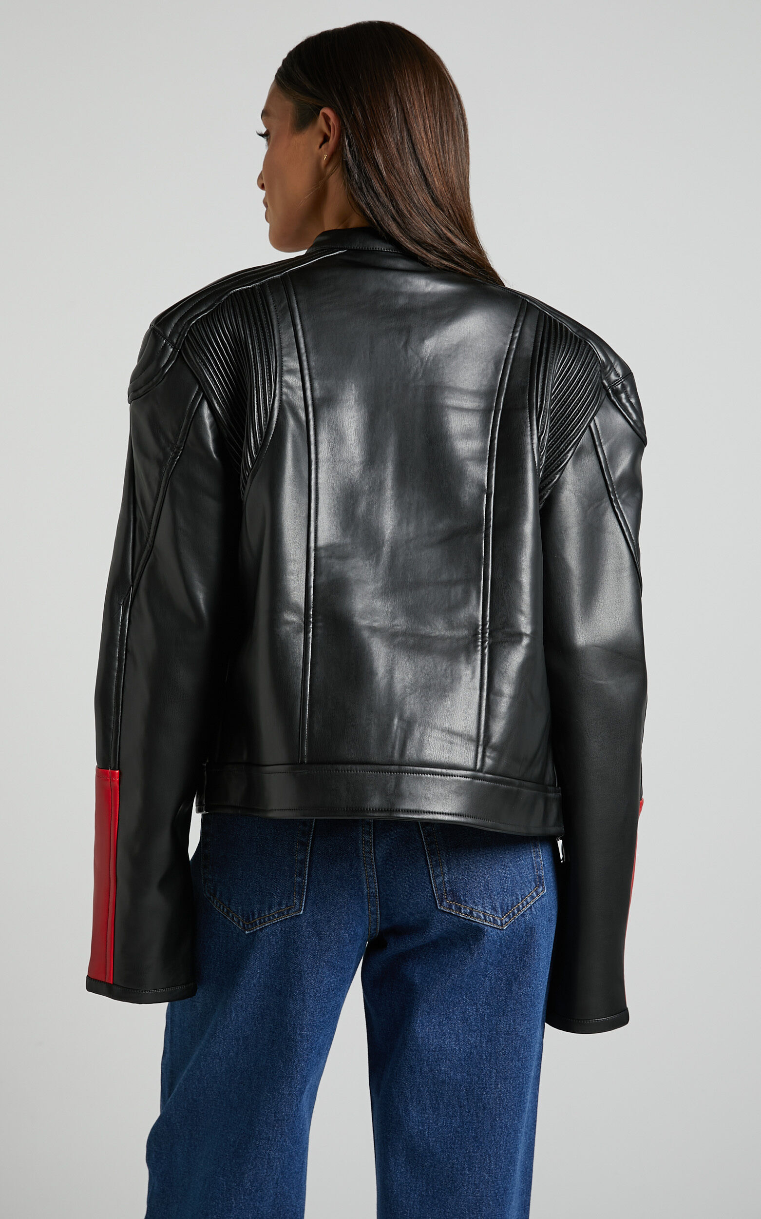 Lioness - Top Model Biker in ONYX