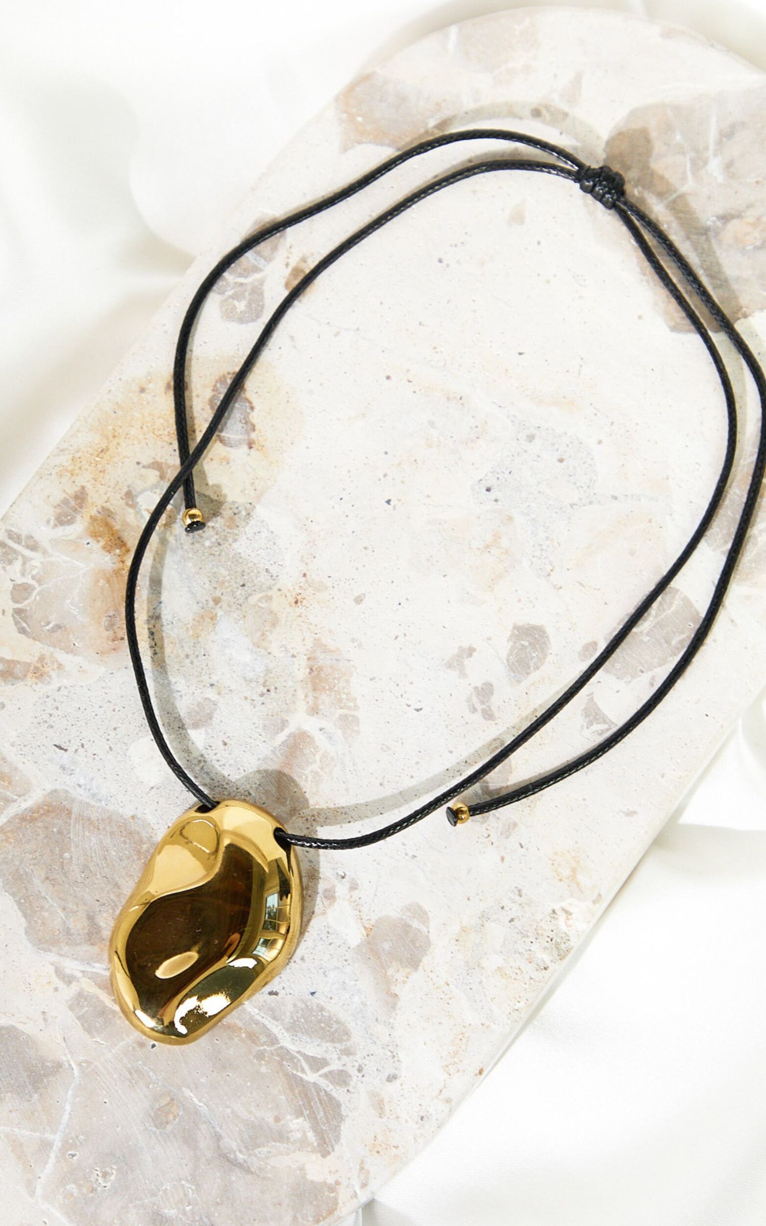 Adeline Necklace - Oval Textured Rope Necklace in Gold