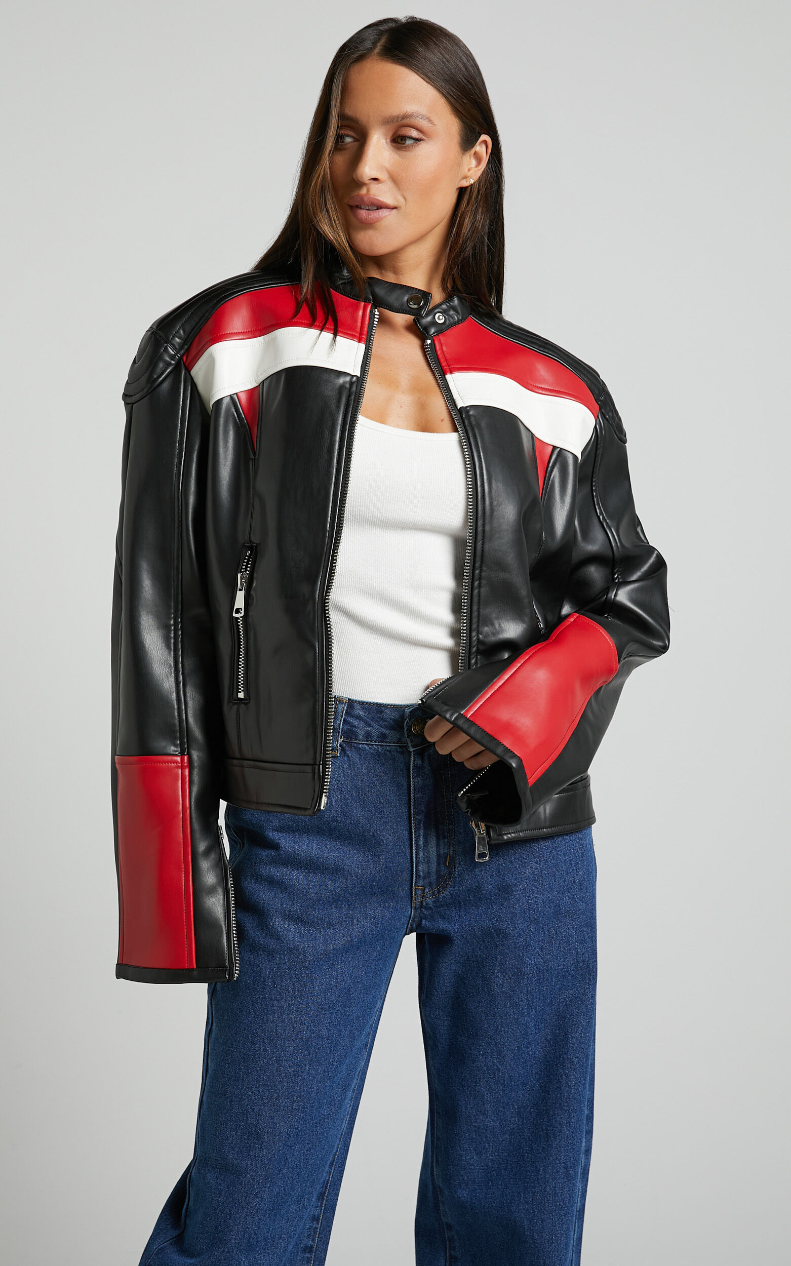 Lioness - Top Model Biker in ONYX