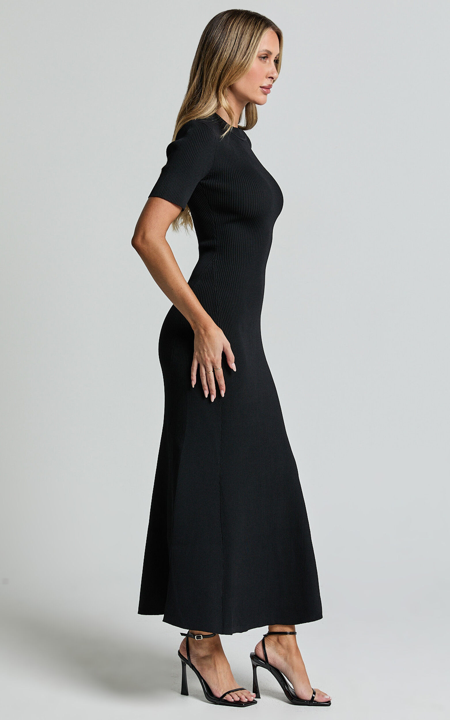 Lanie Midi Dress - Knitted Crew Neck Short Sleeve Dress in Black