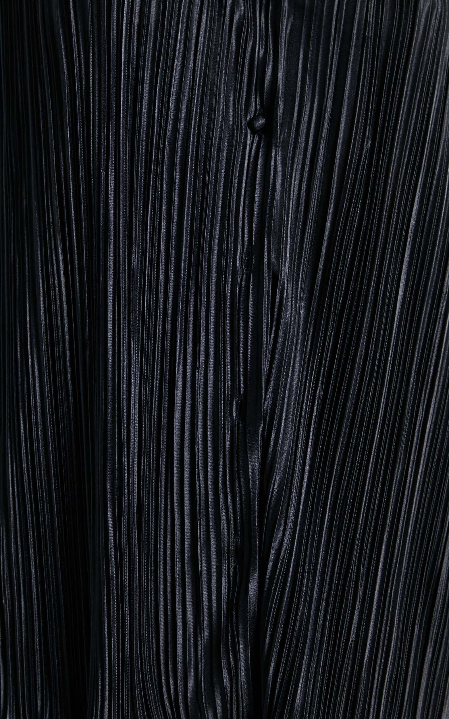 Beca Shirt - Plisse Button Up Shirt in Black