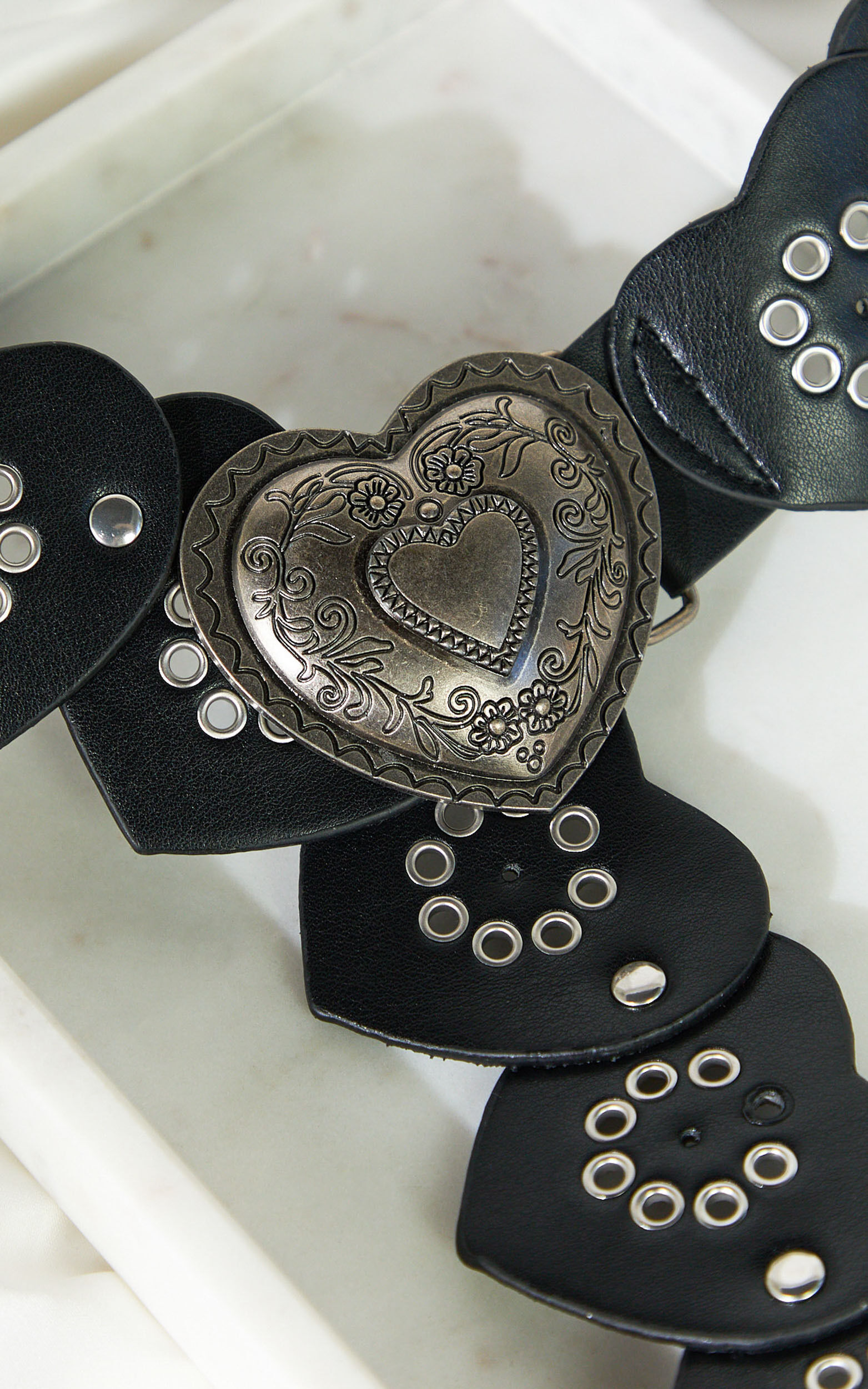 Xandy Belt - Heart Chunky Statement Belt in Black