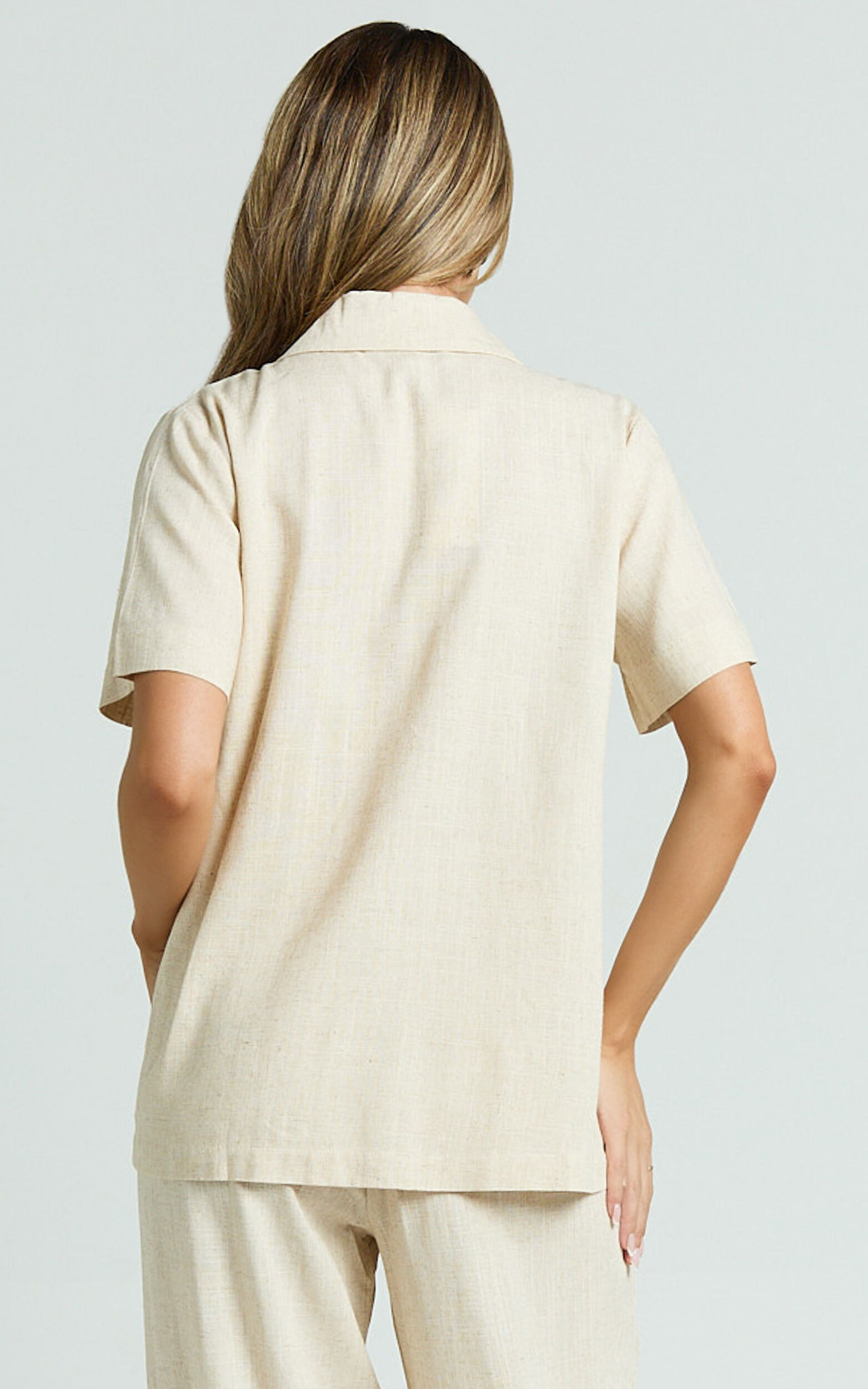 Ace Shirt - Linen Look Shirt with Statement Button in Oatmeal
