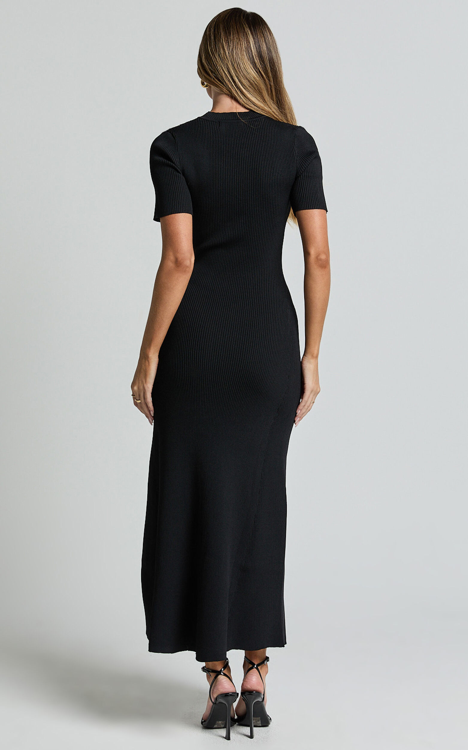 Lanie Midi Dress - Knitted Crew Neck Short Sleeve Dress in Black