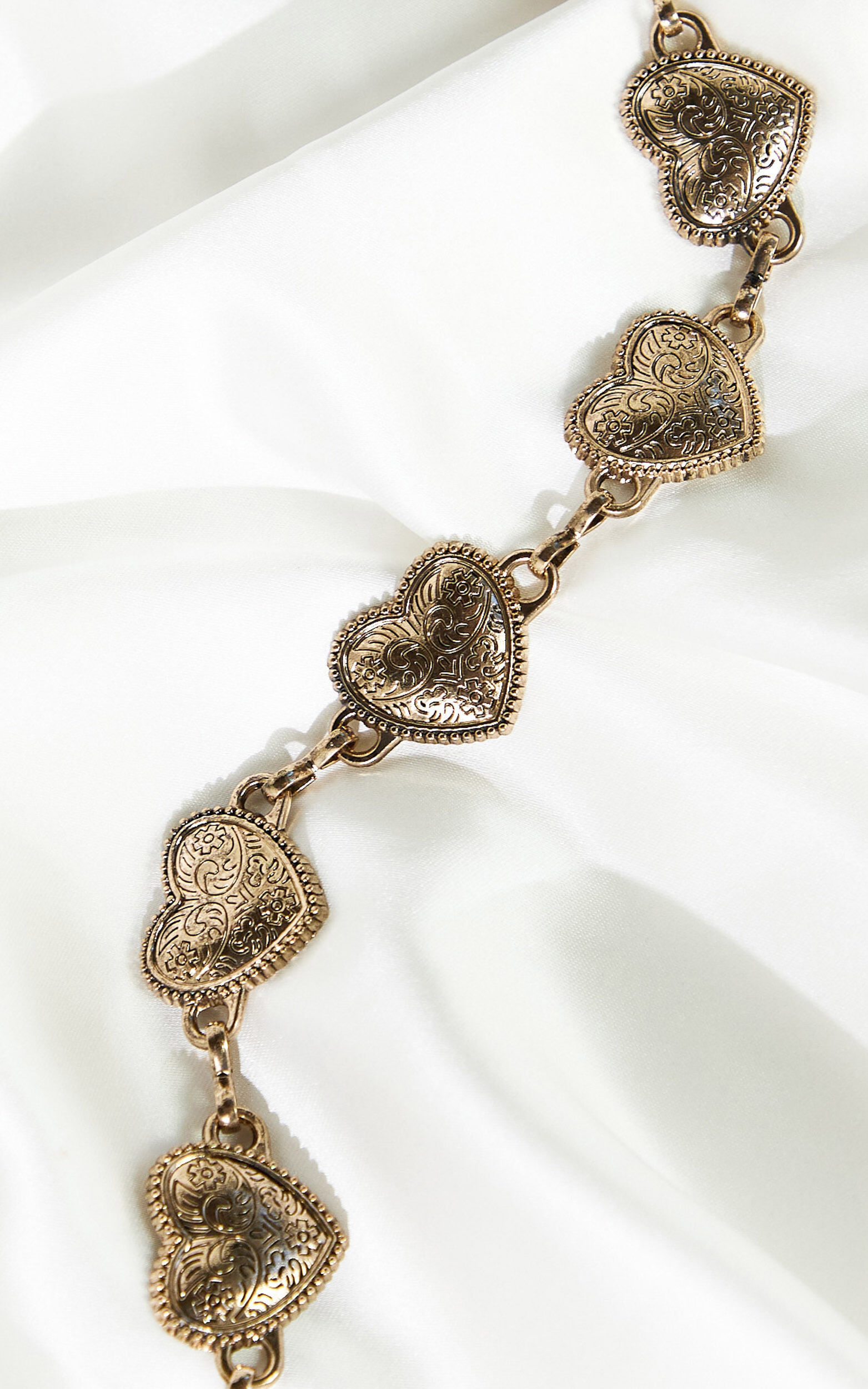 Carli Belt - Heart Chain Belt in Gold