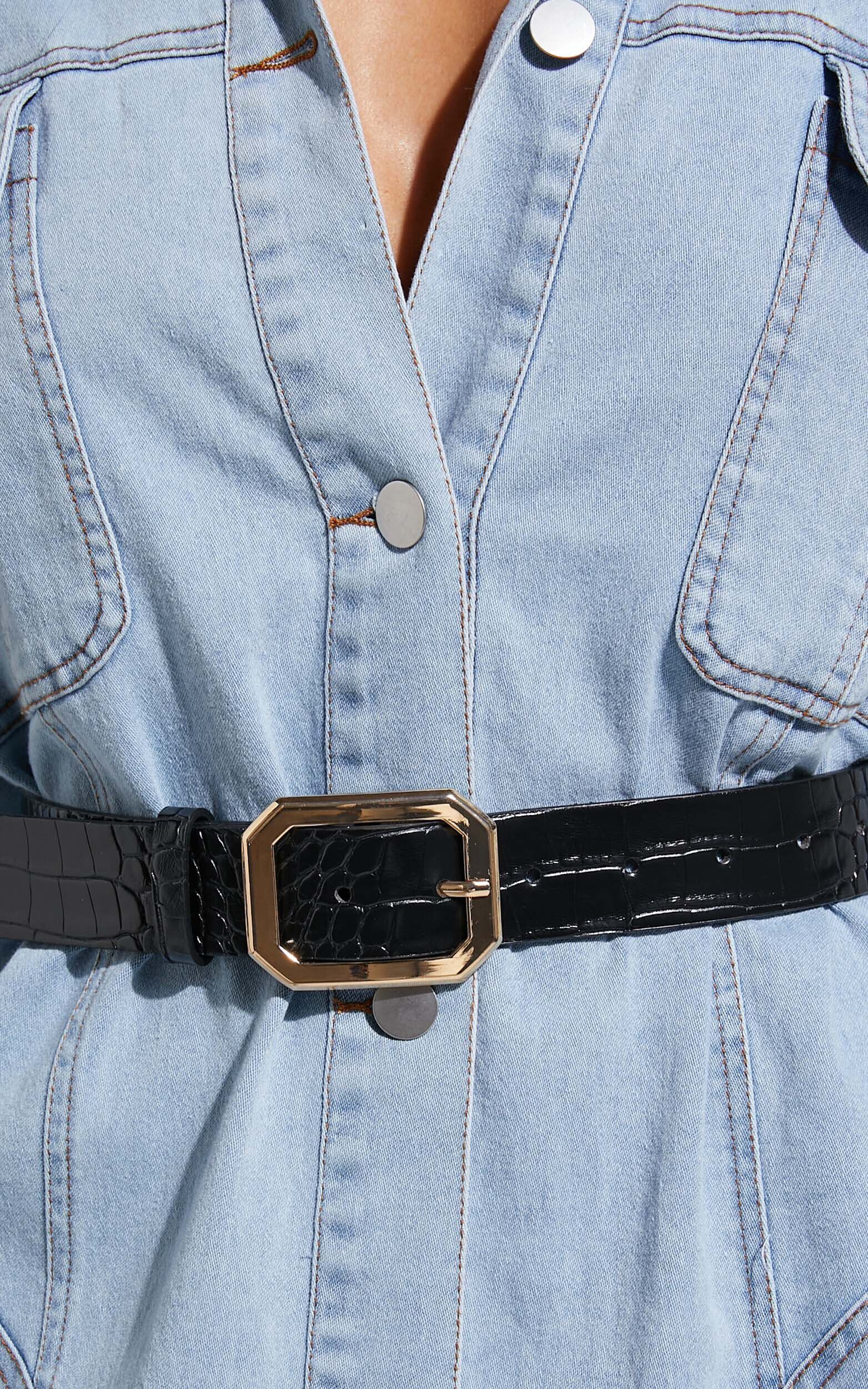 Mason Croc Square Buckle Belt in Black