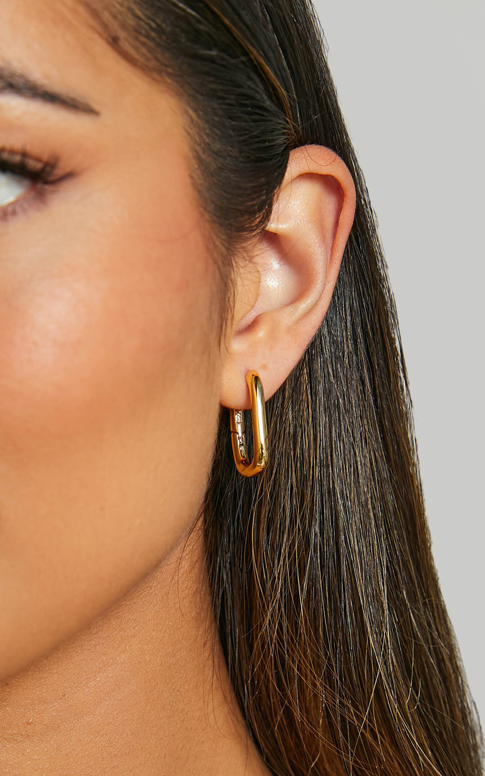 Toni Earrings in Gold