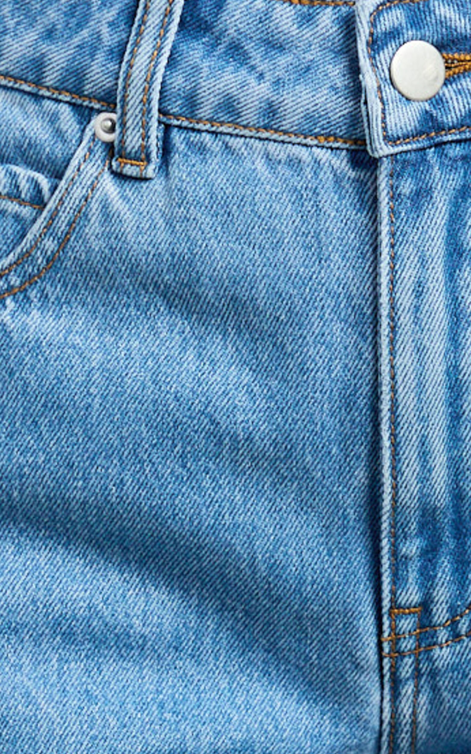 Erin Shorts - Mid Rise Denim Shorts in Mid Blue Wash