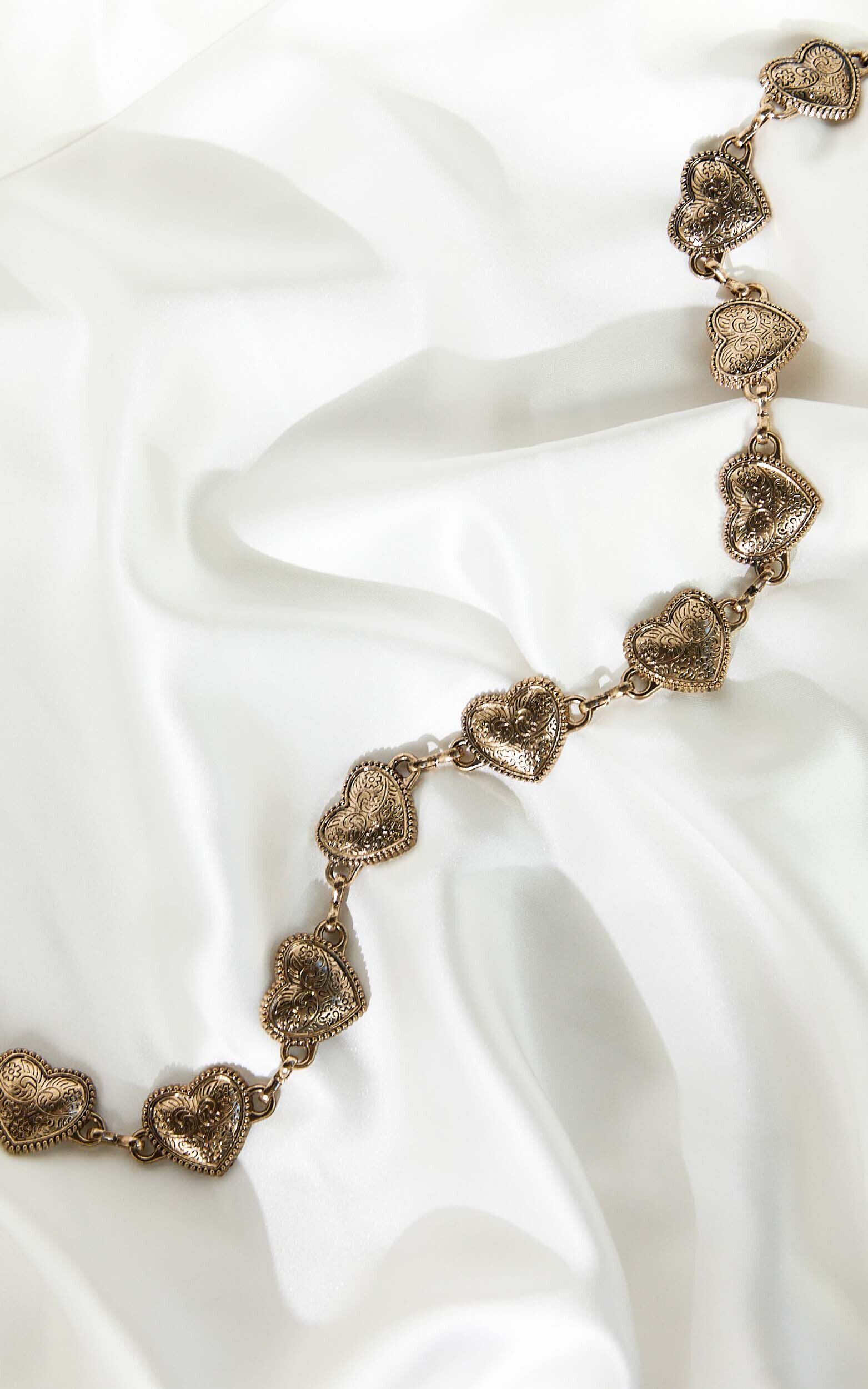 Carli Belt - Heart Chain Belt in Gold