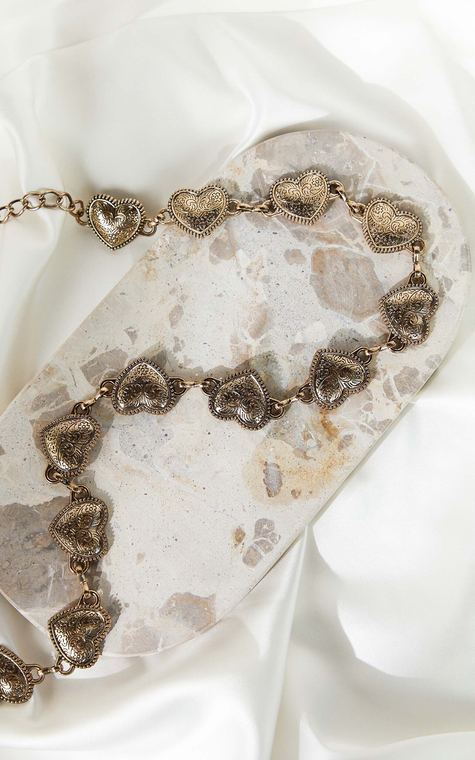 Carli Belt - Heart Chain Belt in Gold