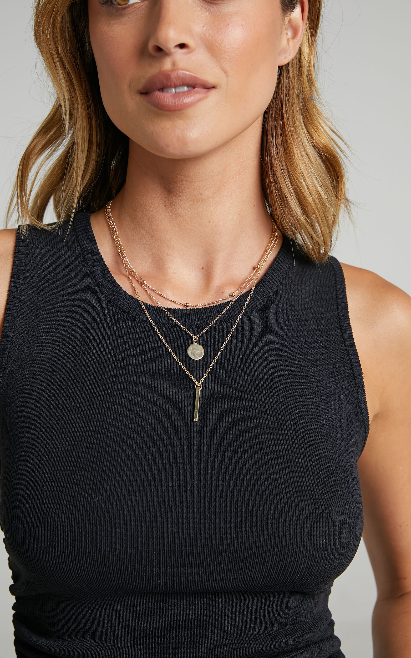 The Guest List necklace in Gold