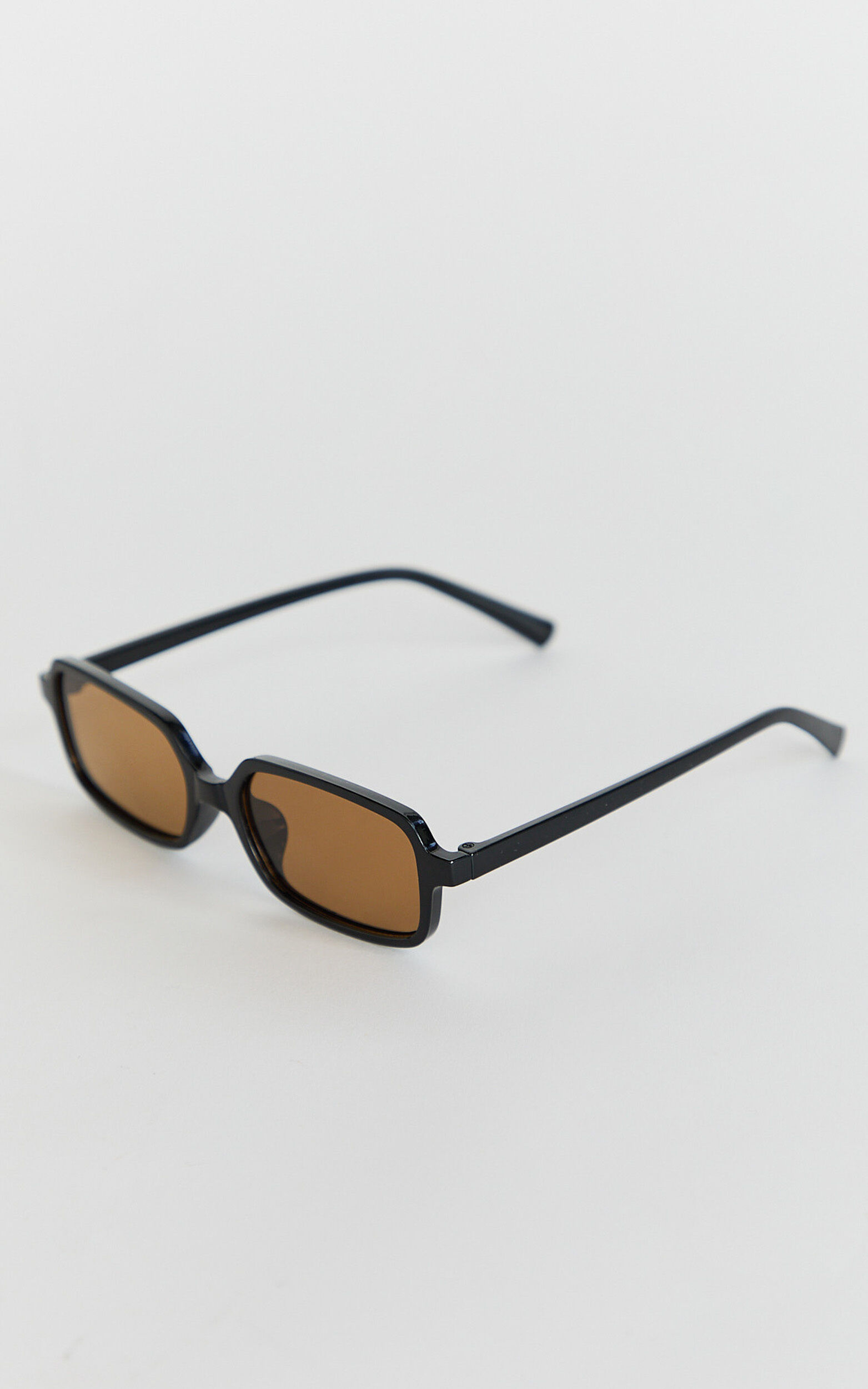 Vicky Sunglasses - Rectangle Sunglasses in Black