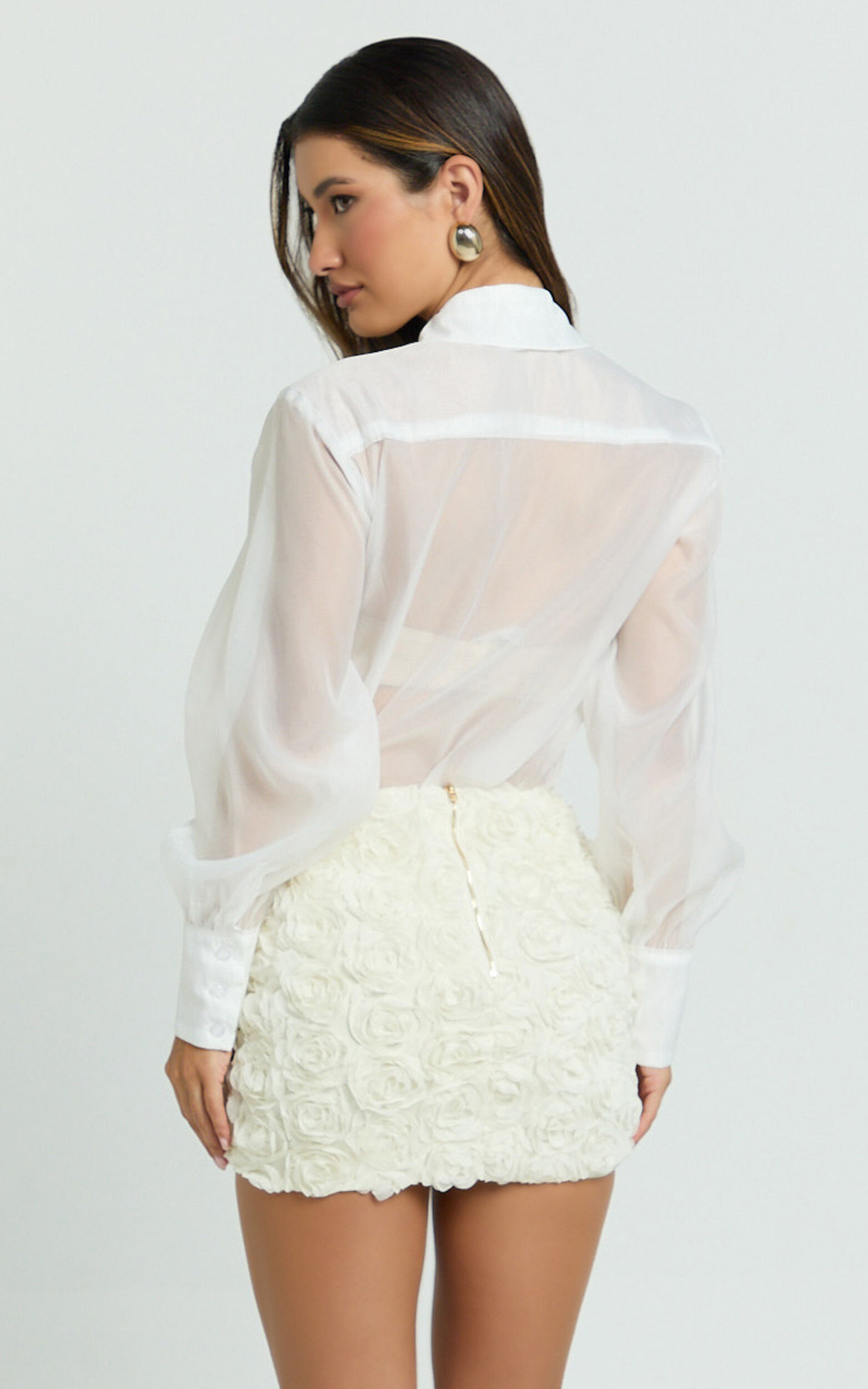 Alvana Mini Skirt - 3D Floral Mid Waist Skirt in White