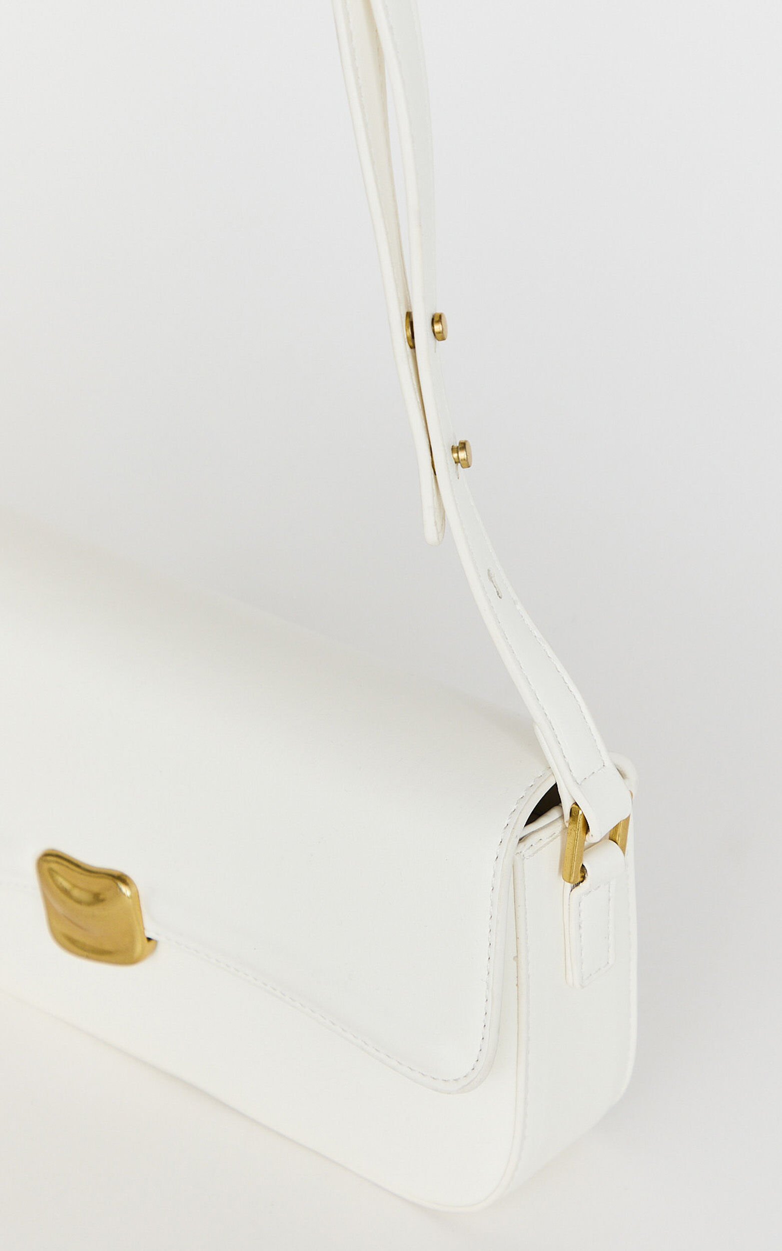 Yulia Bag - Chain Strap Shoulder Bag with Hardware Detail in White