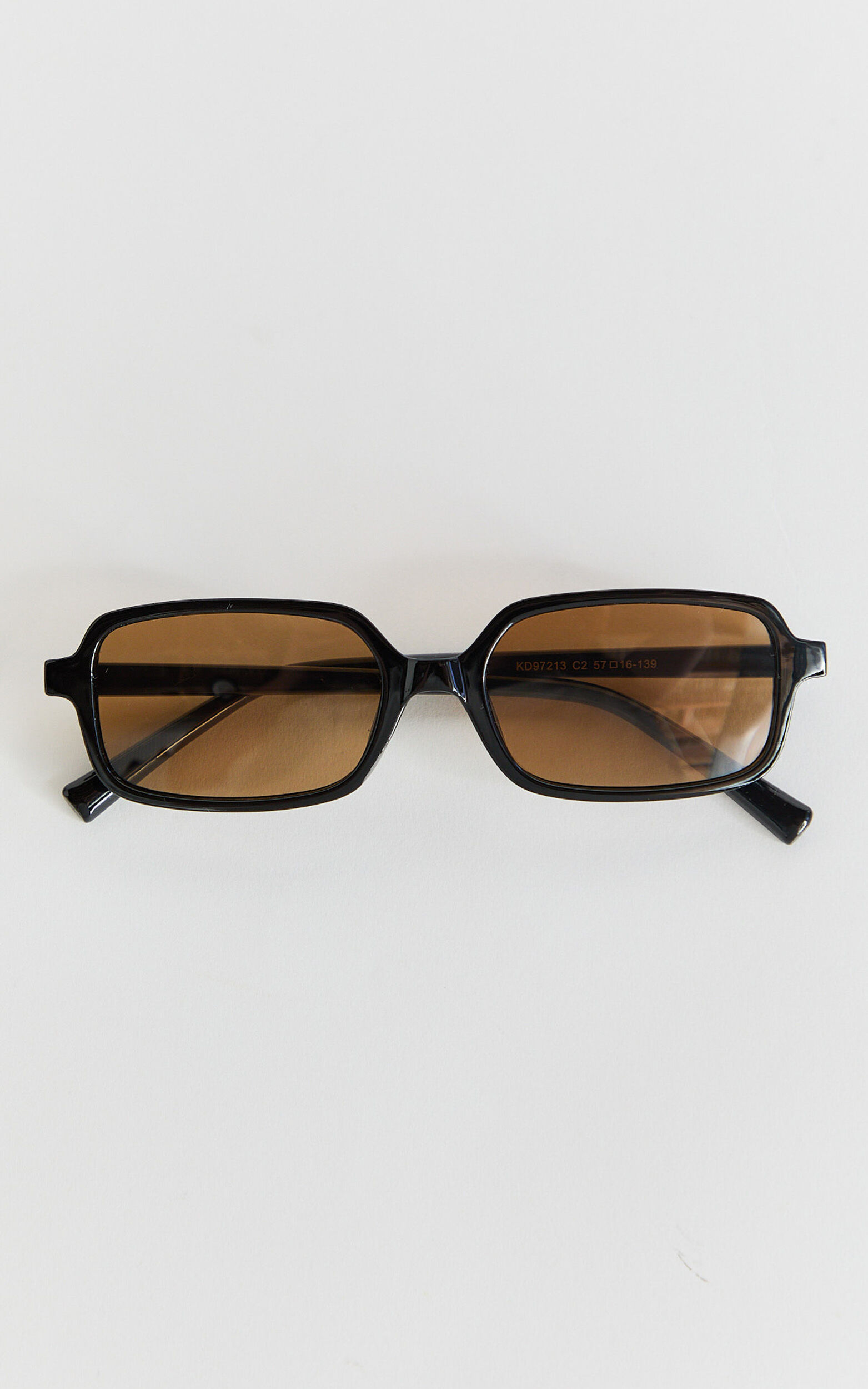 Vicky Sunglasses - Rectangle Sunglasses in Black