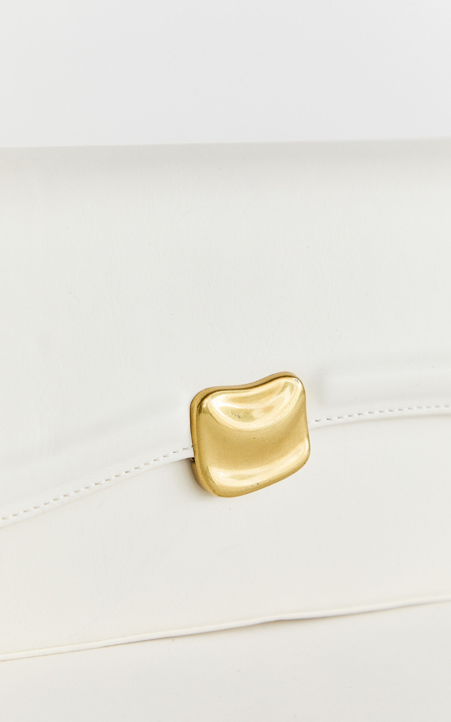 Yulia Bag - Chain Strap Shoulder Bag with Hardware Detail in White