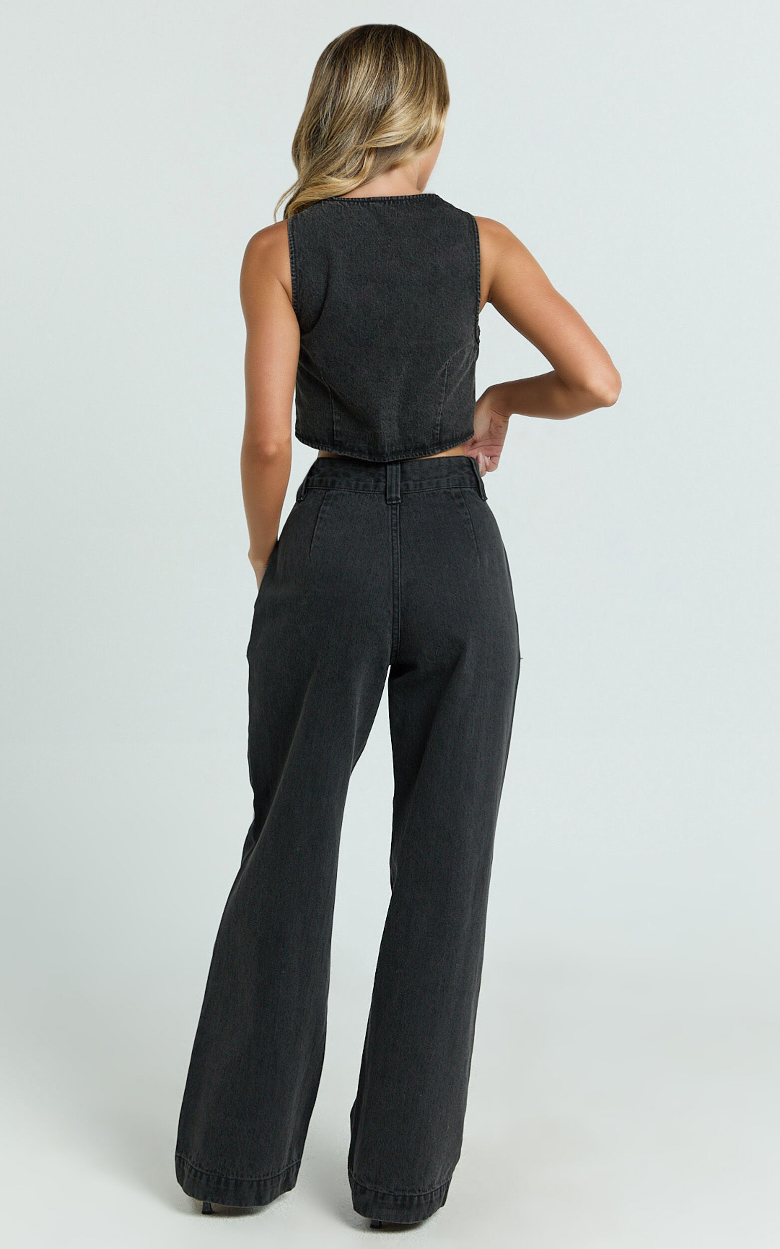 Fergie Jeans - Denim High Waisted Straight Leg Denim Jeans in Washed Black