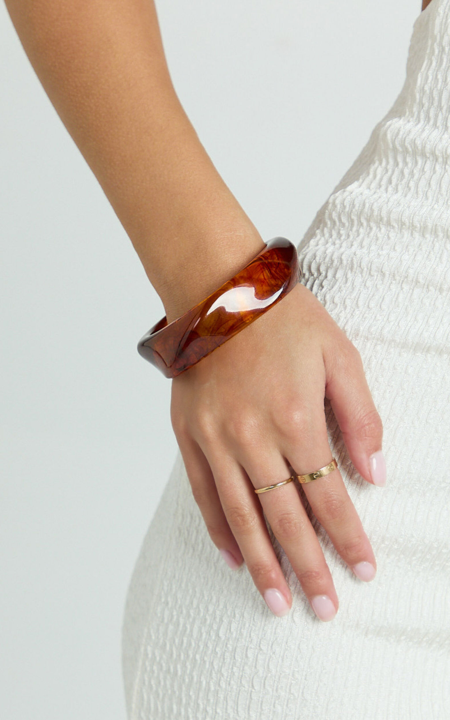 Ebby Resin Bangle in Brown