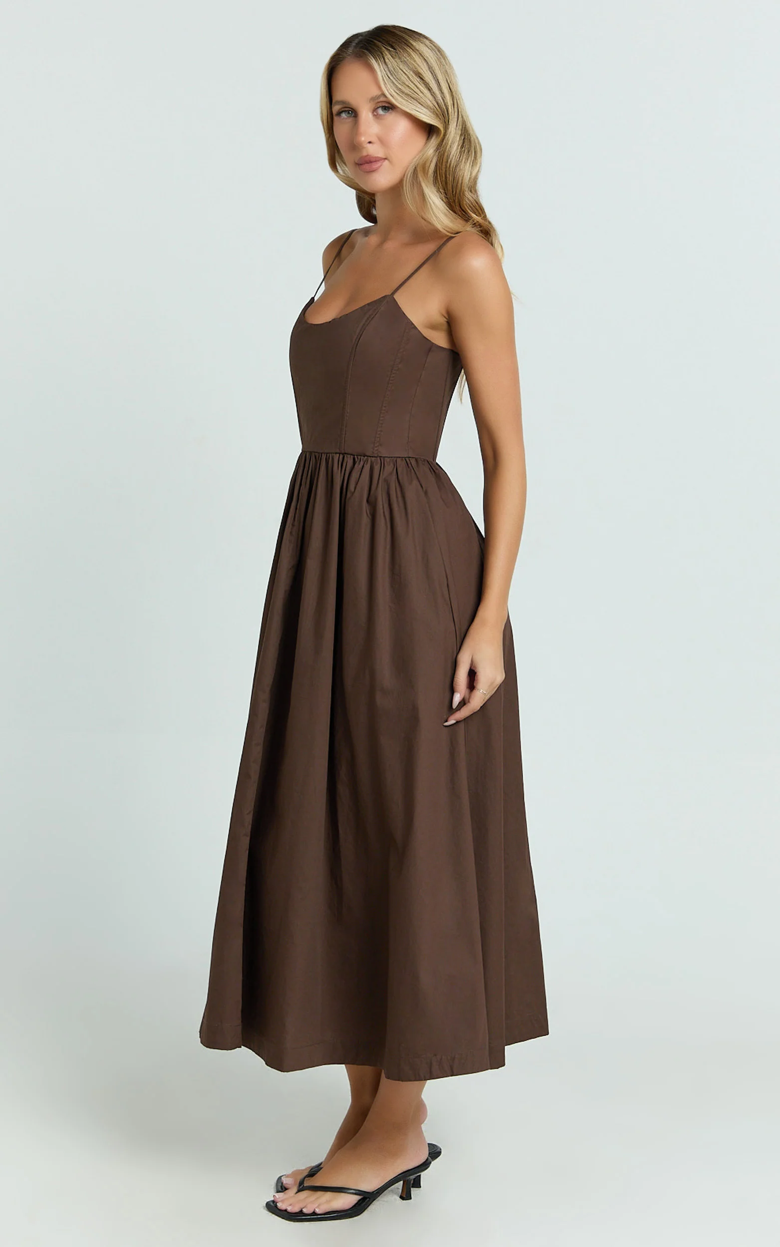 Braelyn Midi Dress - Scoop Neck Flare Dress in Chocolate