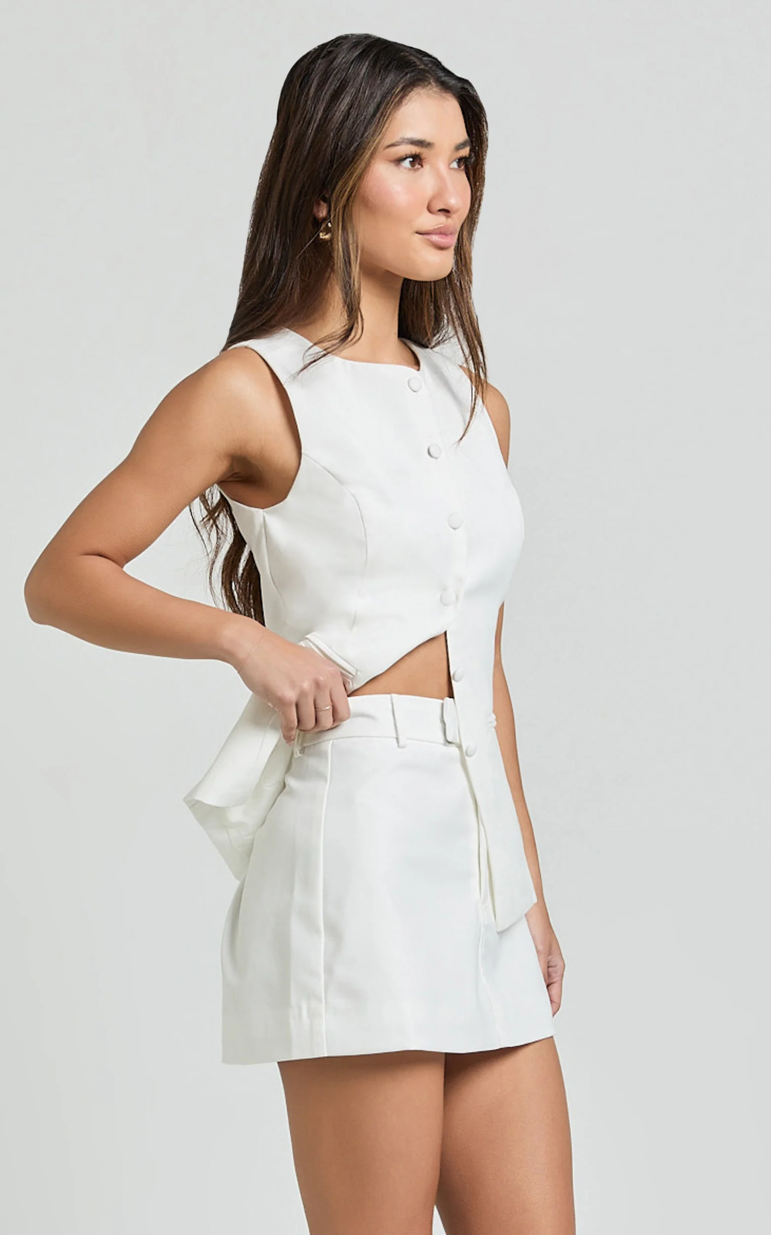 Desi Mini Skirt - Tailored Mid Waisted Skirt in Warm White