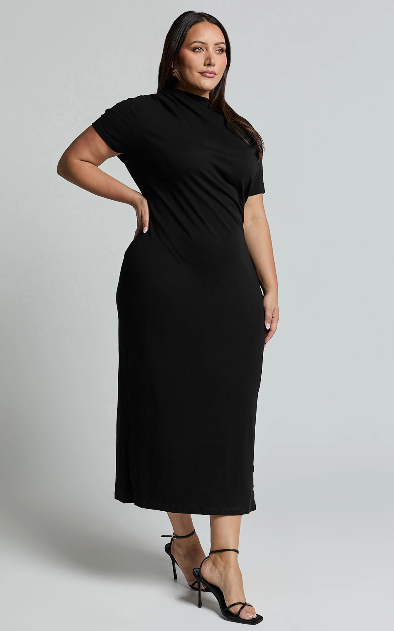 Zayna Midi Dress - Jersey Short Sleeve Dress in Black