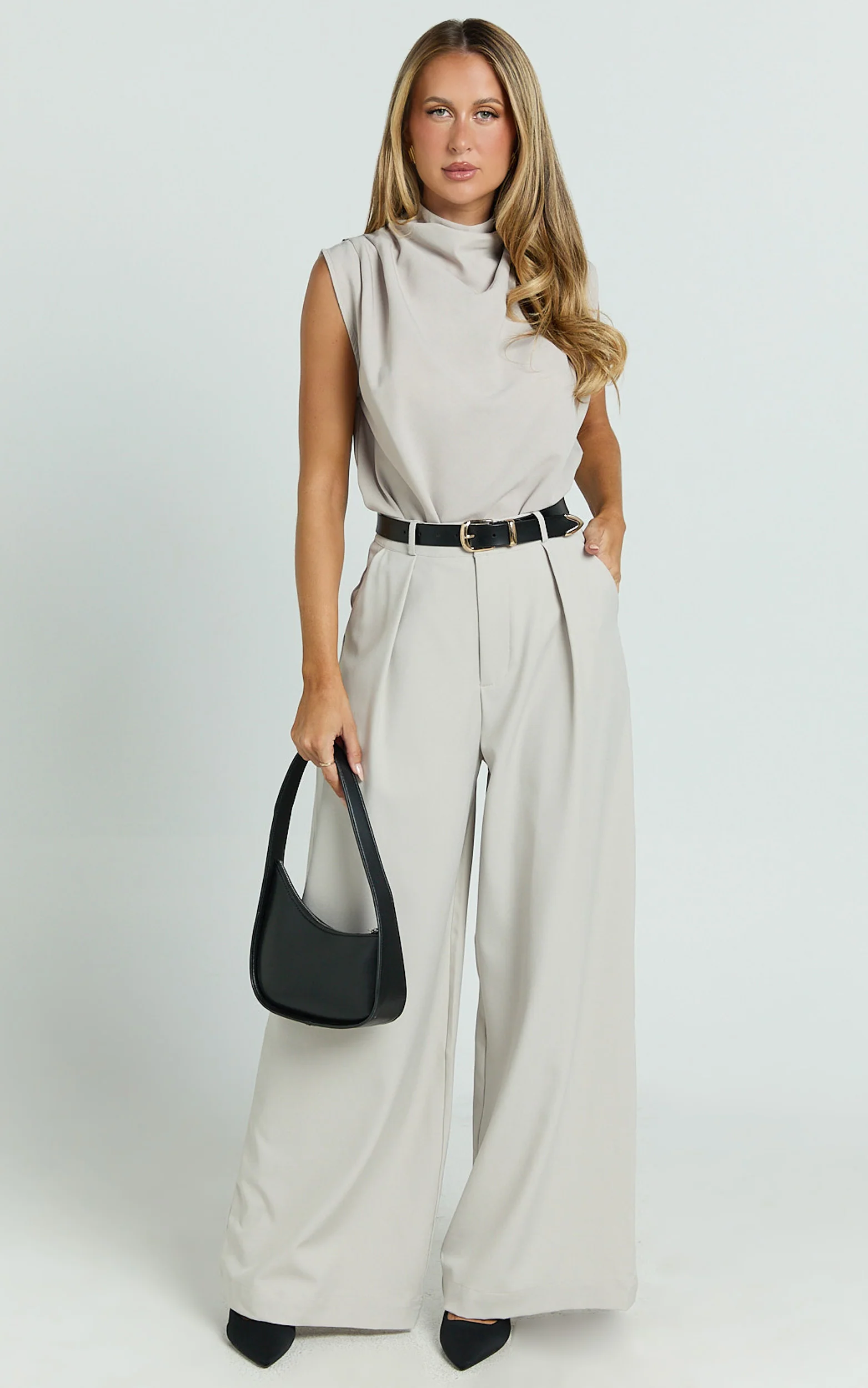 Arianae Top - High Neck Top in Sand