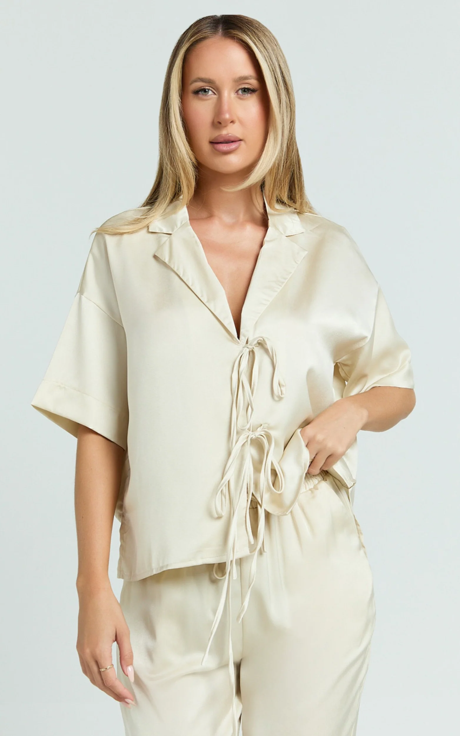 Jinky Top - Satin Tie Detail Short Sleeve Shirt in Off White