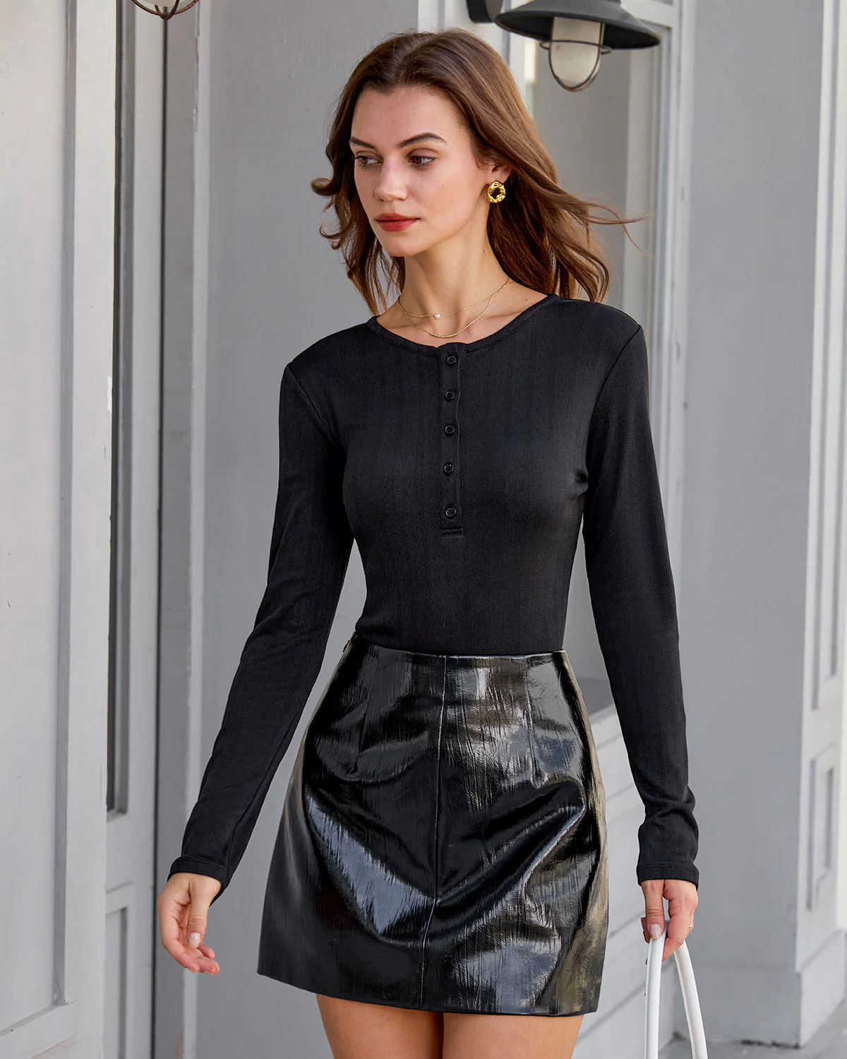 Black Round Neck Slim Knit Tee