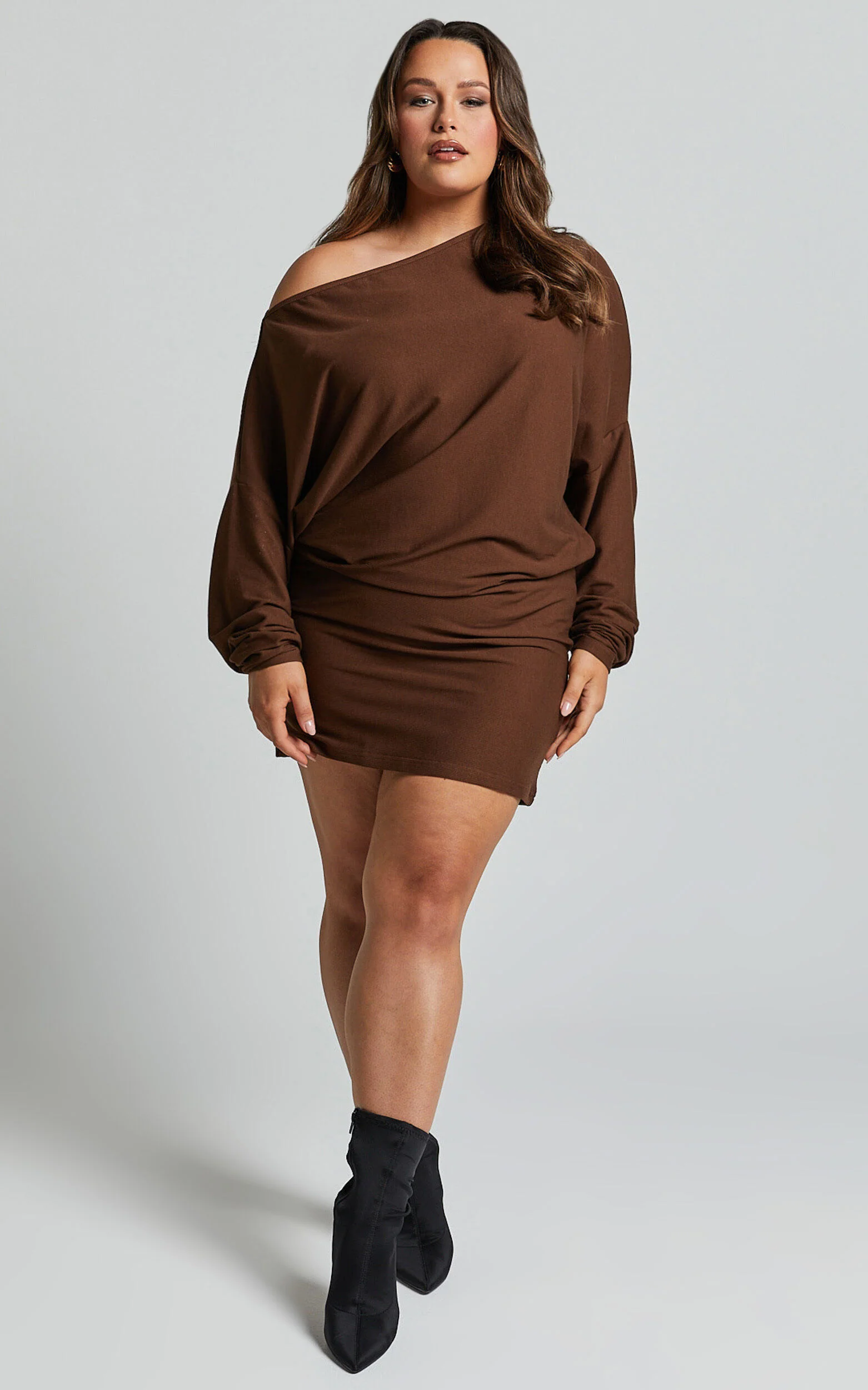 Fermina Mini Dress - Long Sleeve Bodycon Dress in Chocolate
