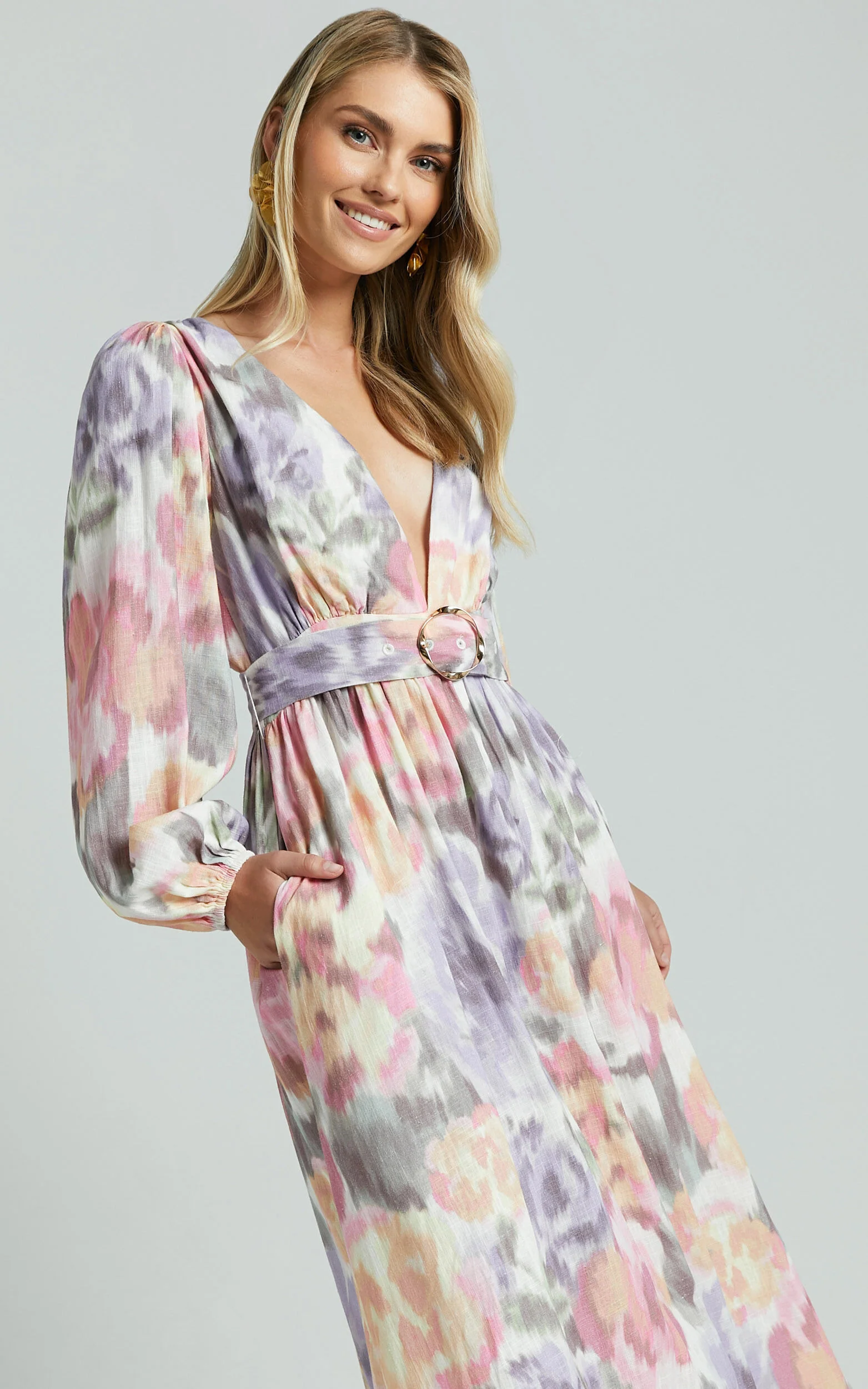 Amalie The Label - Lily Linen Blend V Neck Long Puff Sleeve Tie Back Maxi Dress in Montreuil Print