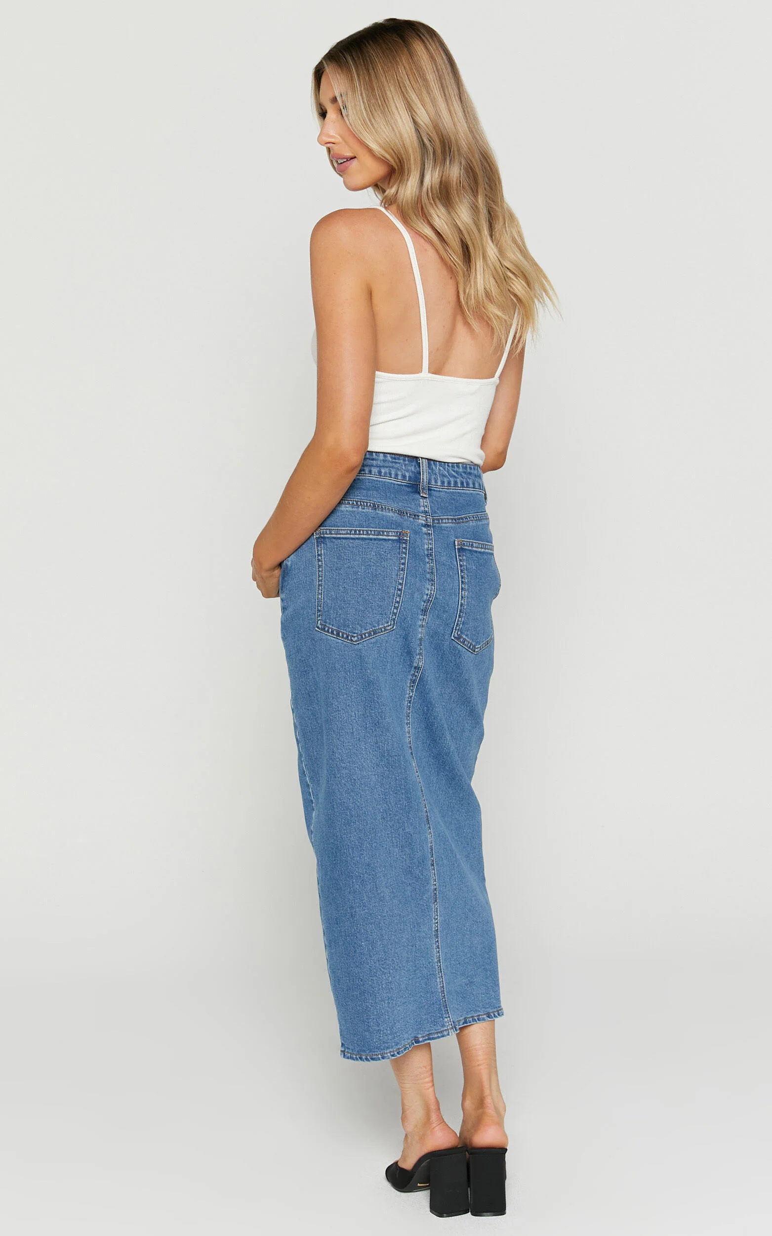 Anaya Midi Skirt - Denim Skirt in Mid Blue Wash