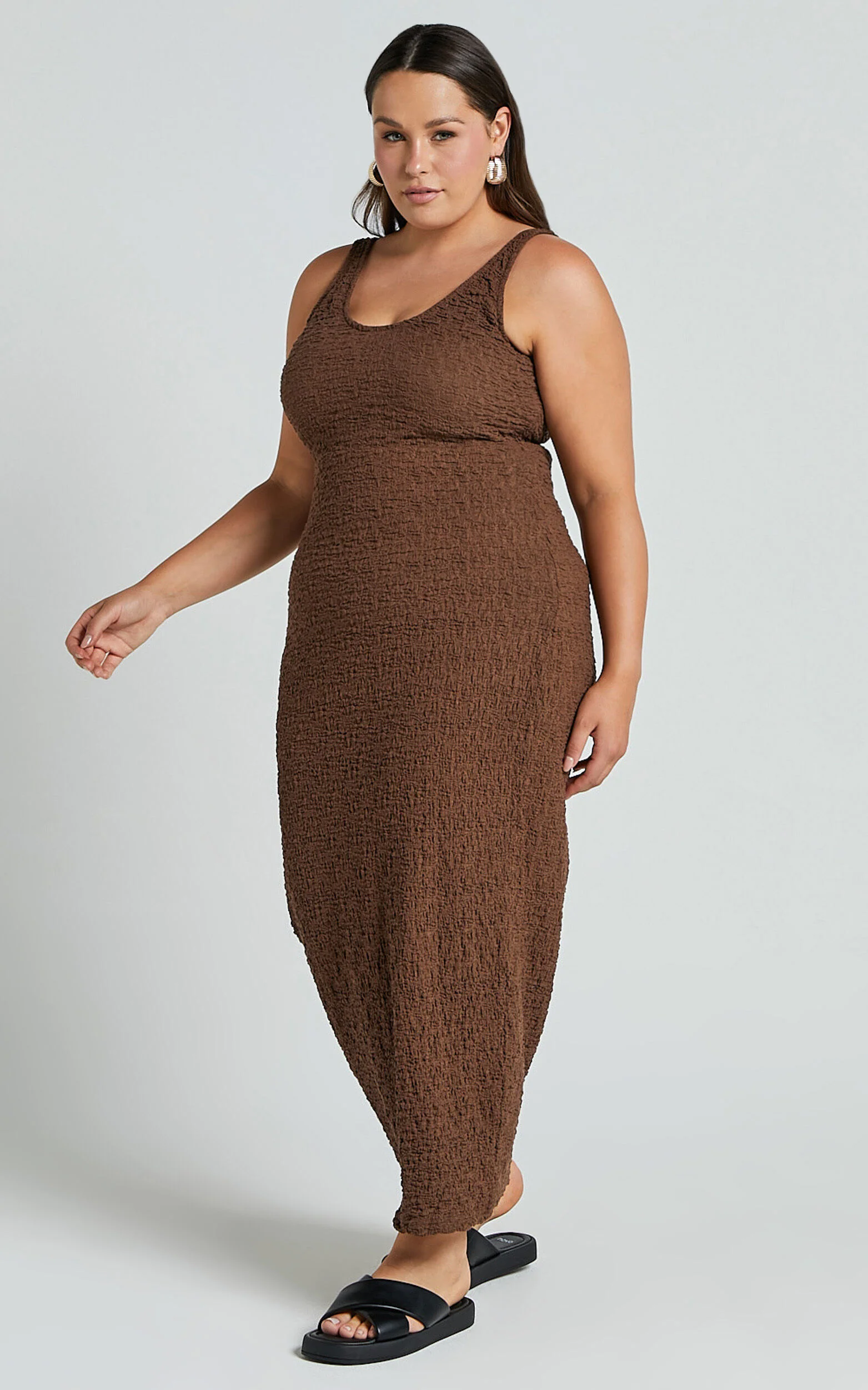 Novida Midi Dress - Textured Bodycon Dress in Chocolate