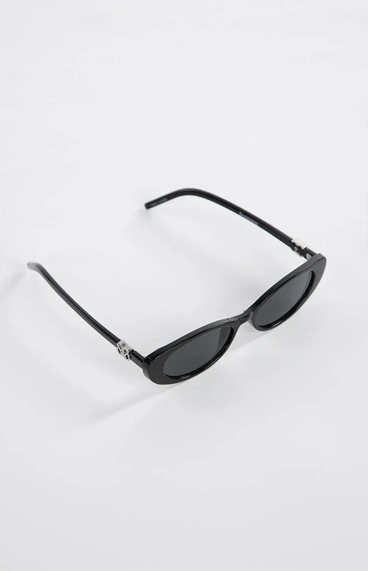 Beginning Julie Black Rounded Sunglasses