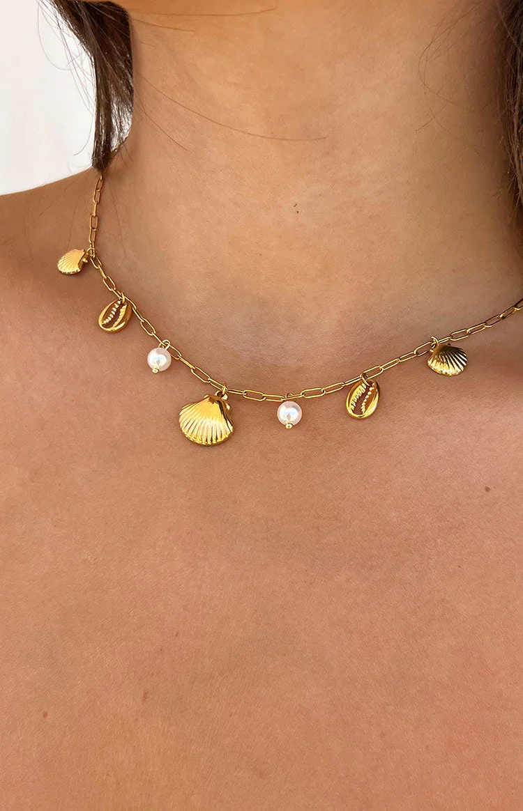 Gigli Gold Shell Necklace
