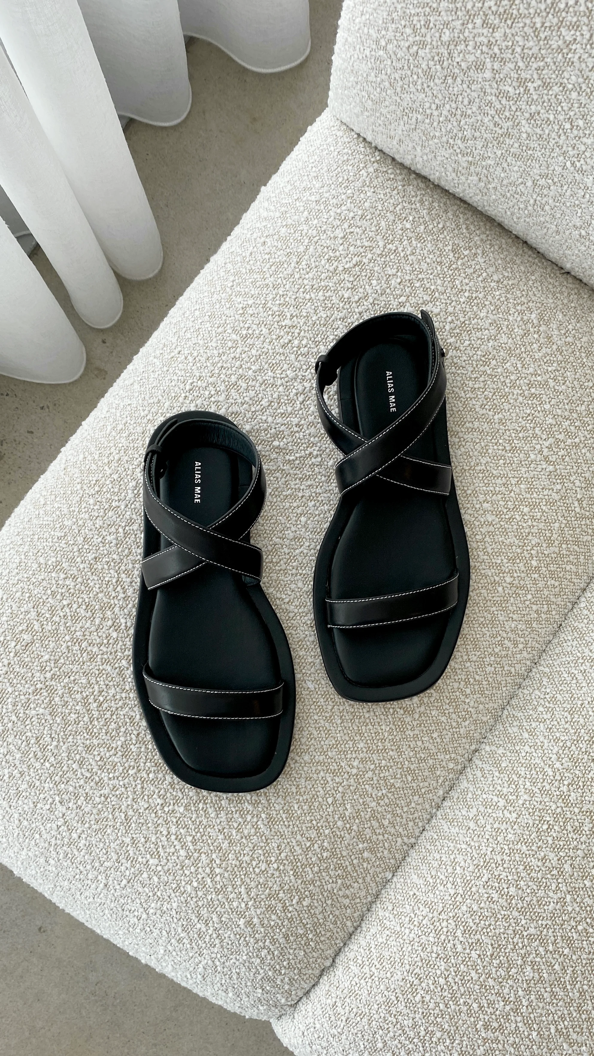 Kenia Sandals - Black Leather