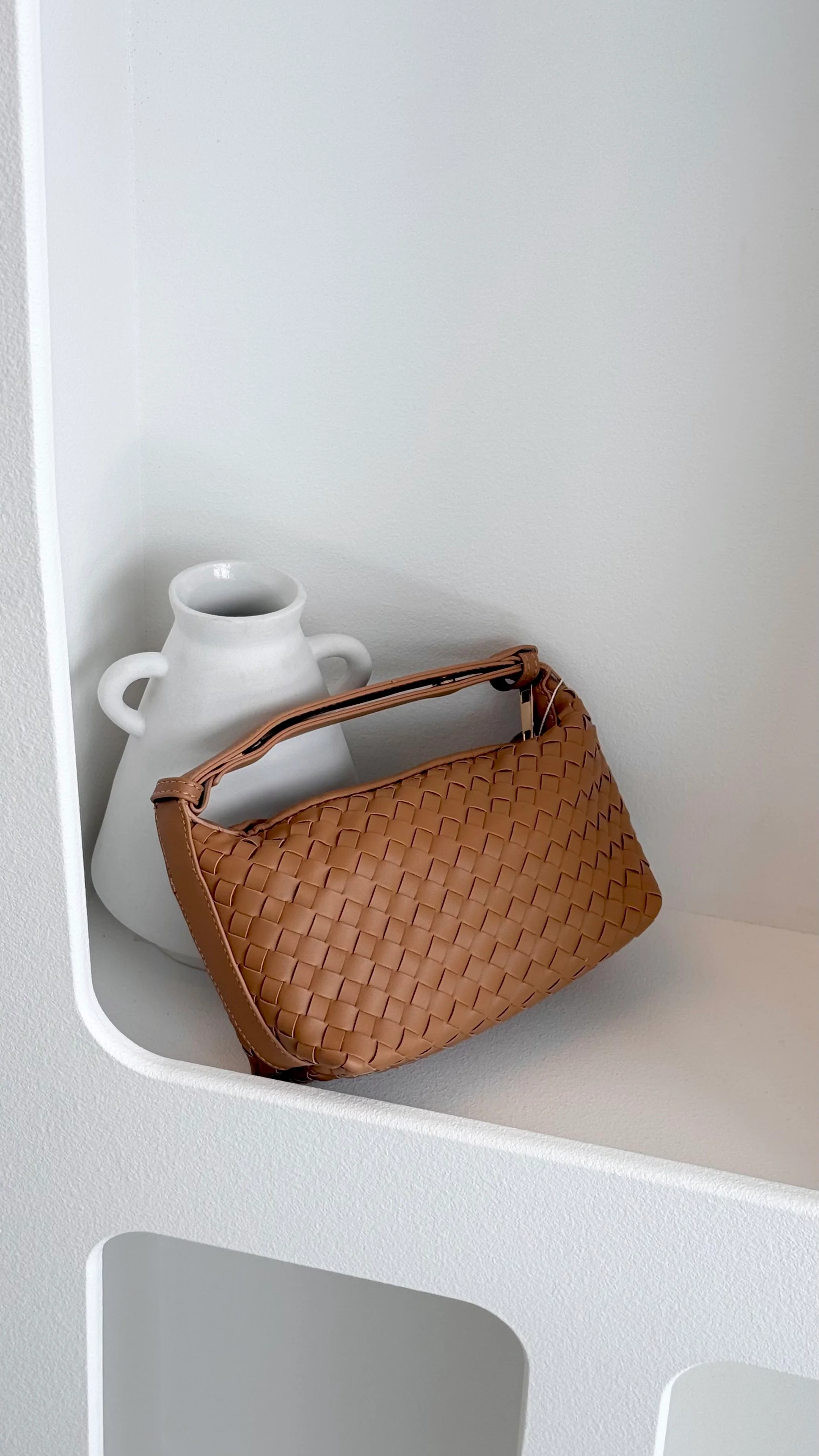 Isabelle Handle Bag - Tan