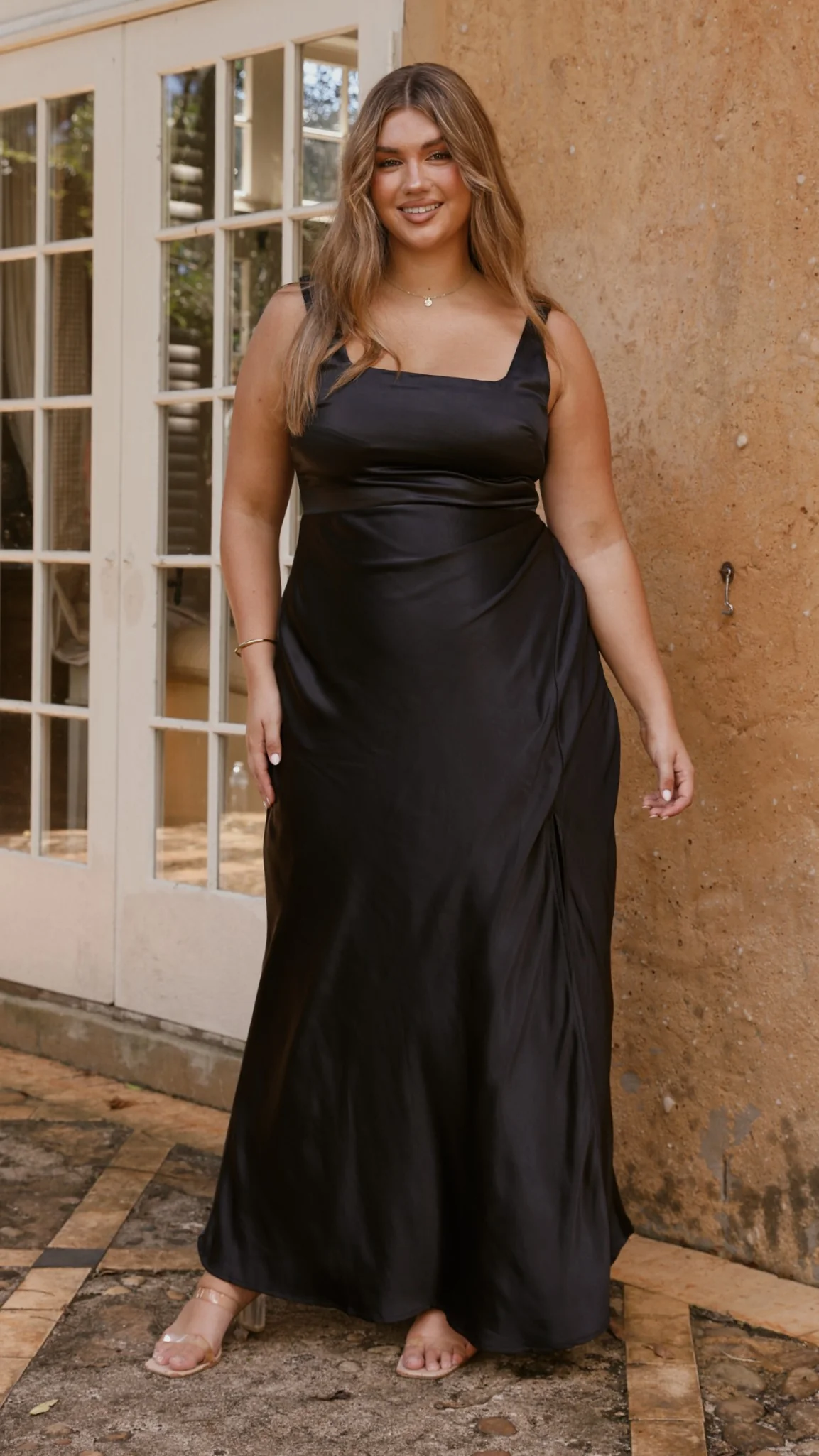 Alaria Maxi Dress - Black